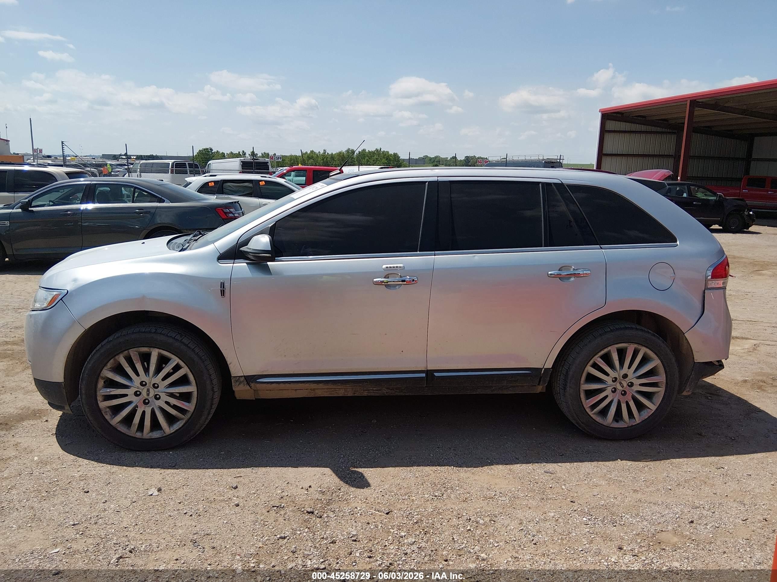 2013 Lincoln Mkx   Silver vin: 2LMDJ8JK8DBL00046