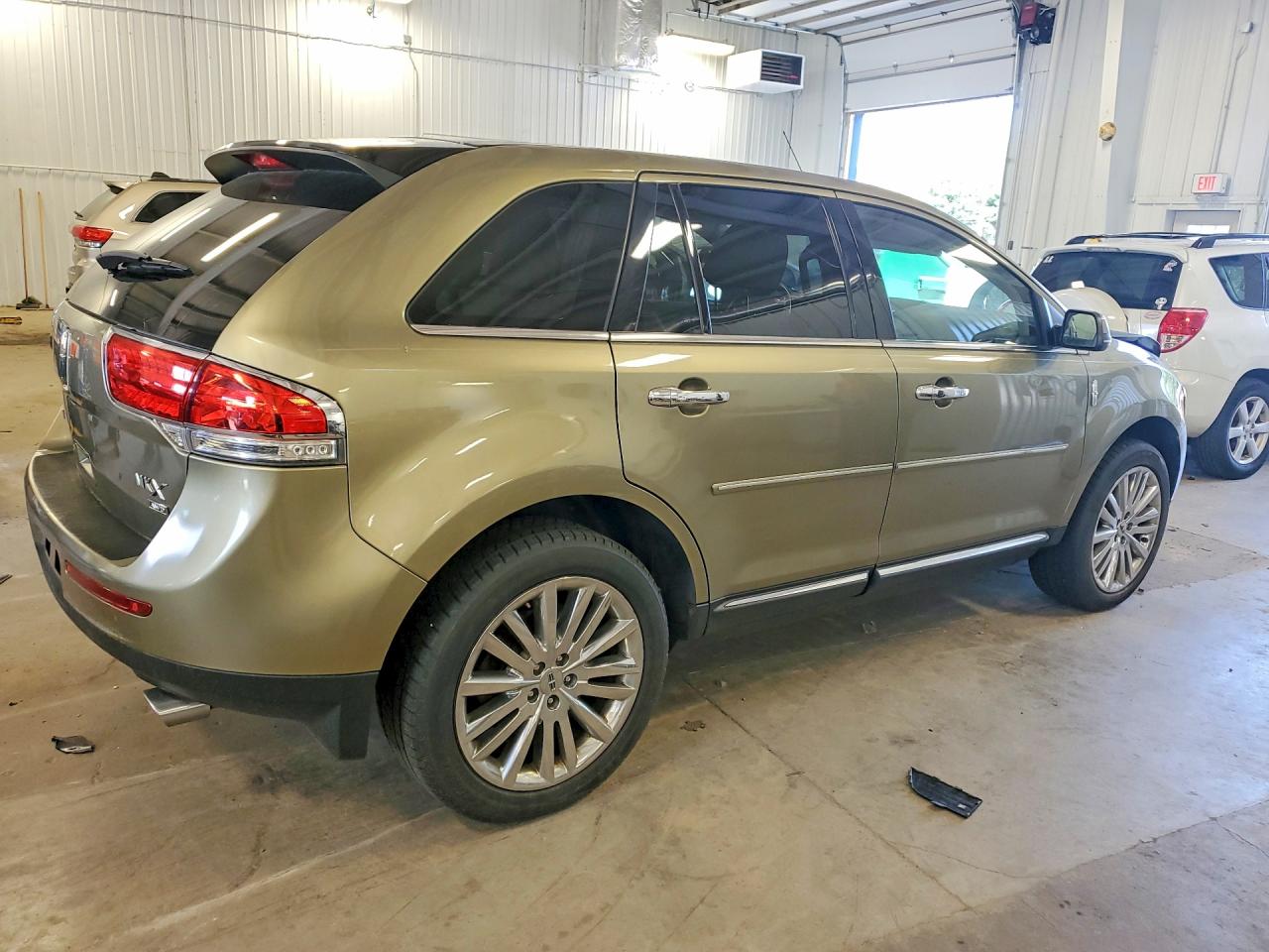 2013 Lincoln Mkx Gold vin: 2LMDJ8JK8DBL16196