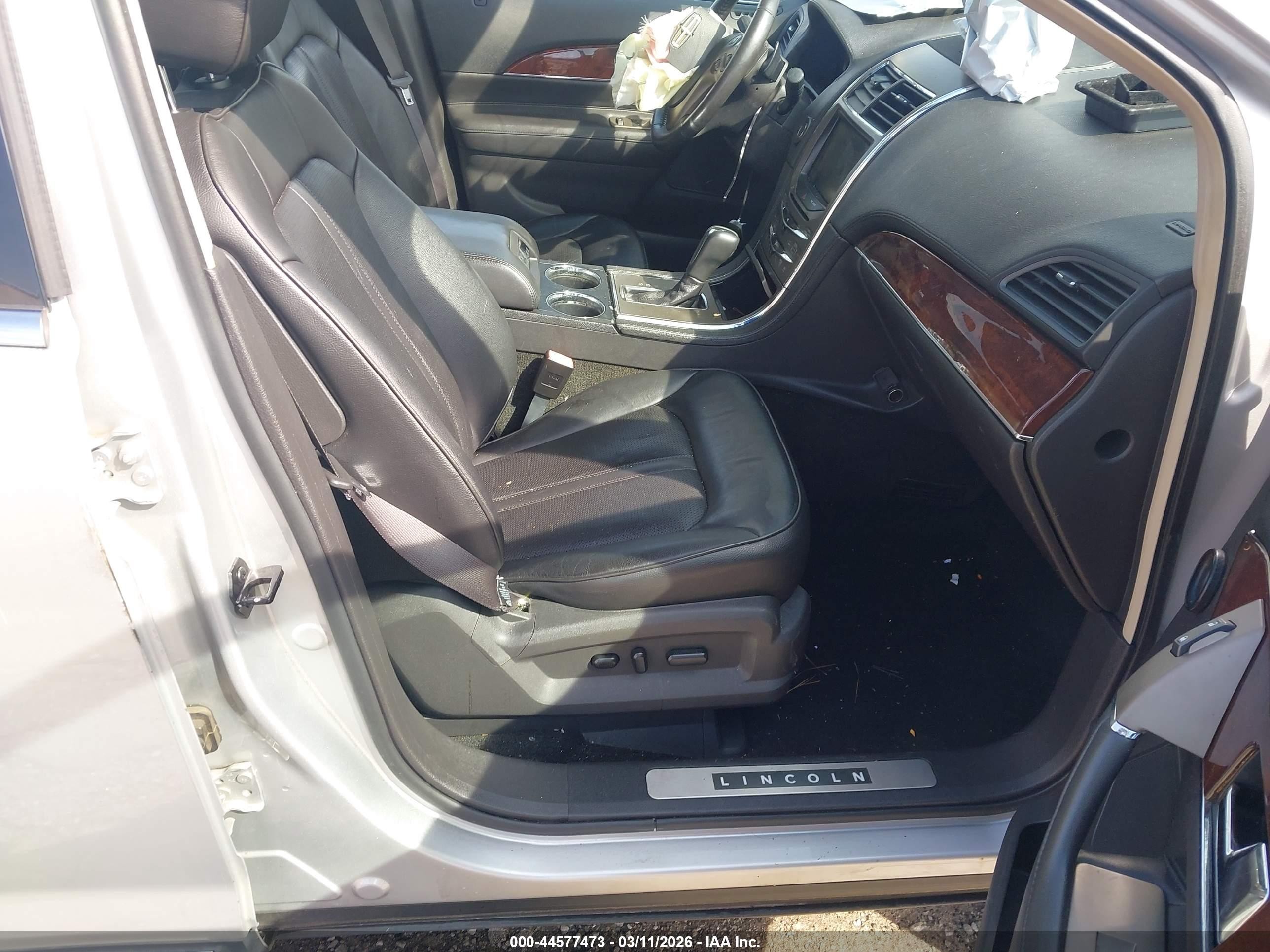 2015 Lincoln Mkx   Серебряный vin: 2LMDJ8JK8FBL33972