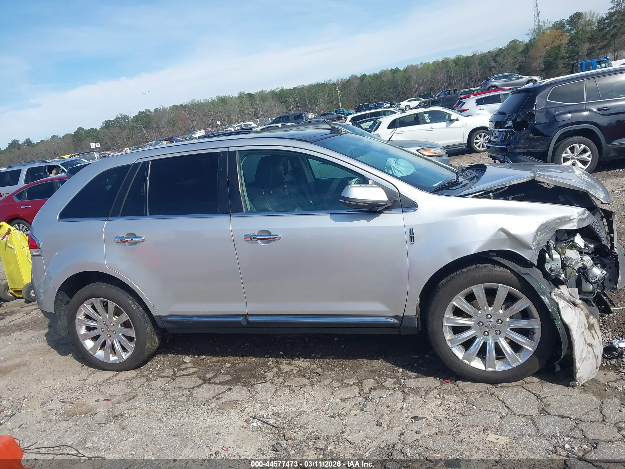 2015 Lincoln Mkx   Серебряный vin: 2LMDJ8JK8FBL33972