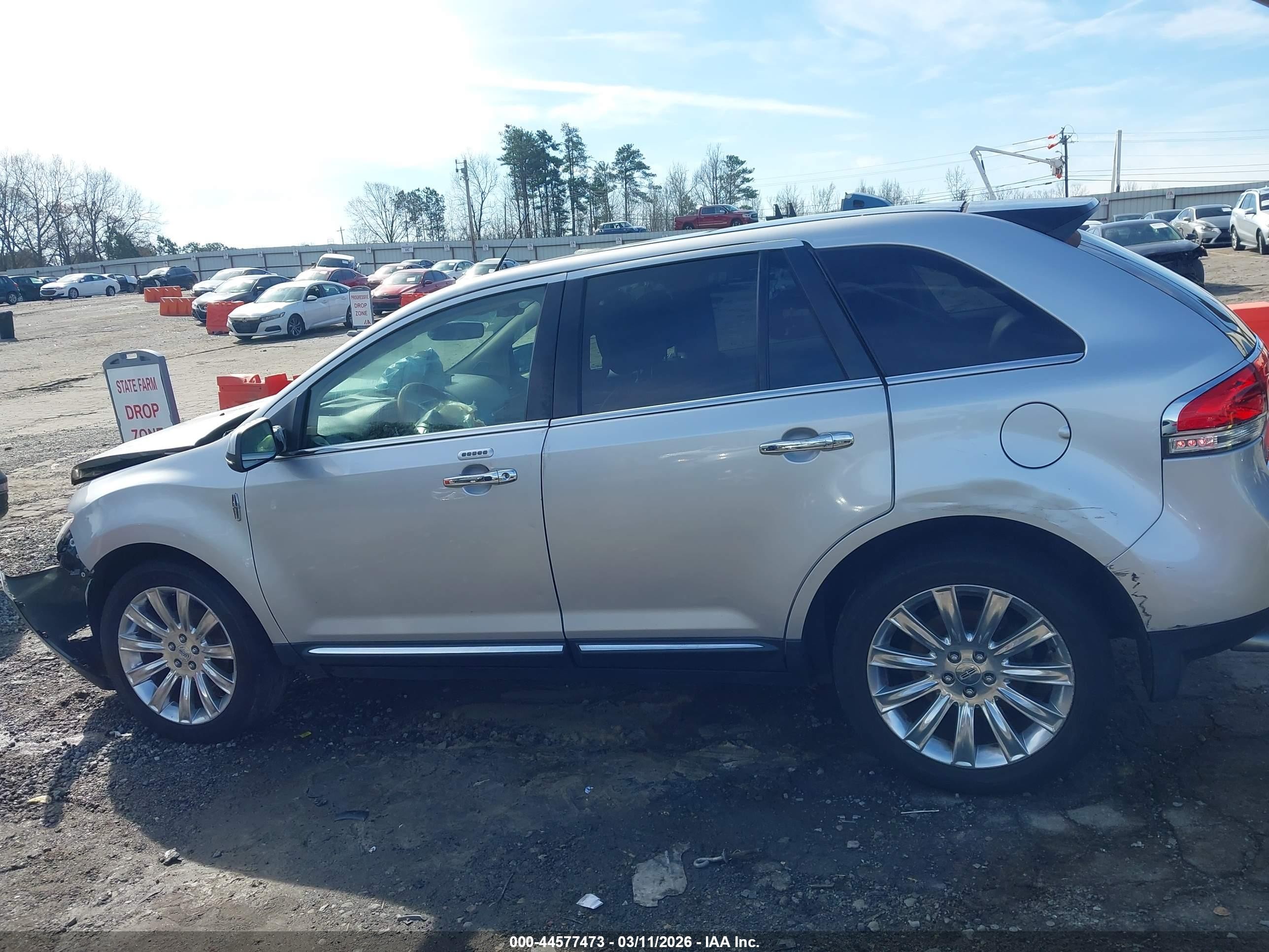 2015 Lincoln Mkx   Серебряный vin: 2LMDJ8JK8FBL33972
