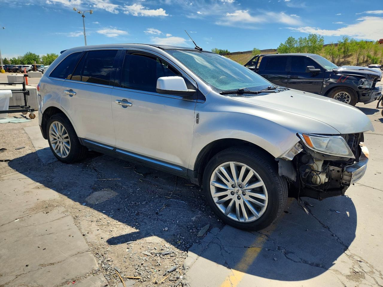 2011 Lincoln Mkx Silver vin: 2LMDJ8JK9BBJ15372