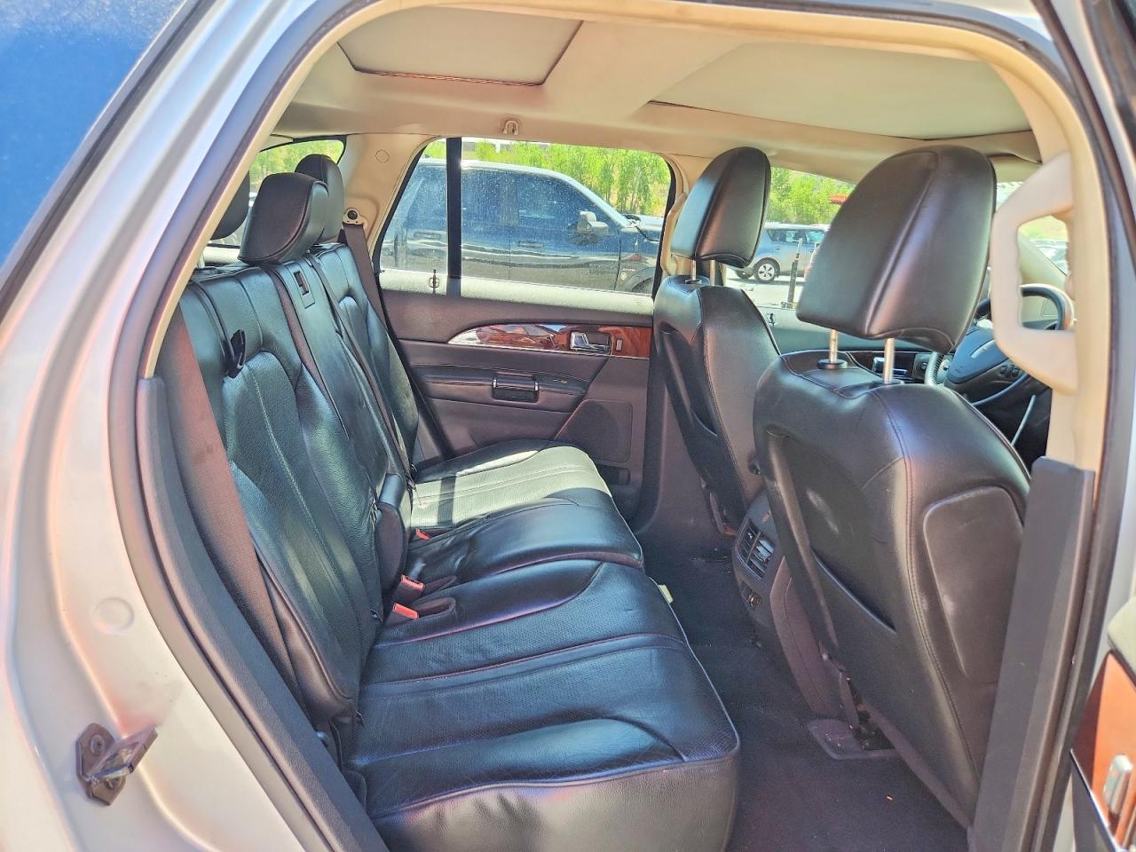 2011 Lincoln Mkx Silver vin: 2LMDJ8JK9BBJ15372