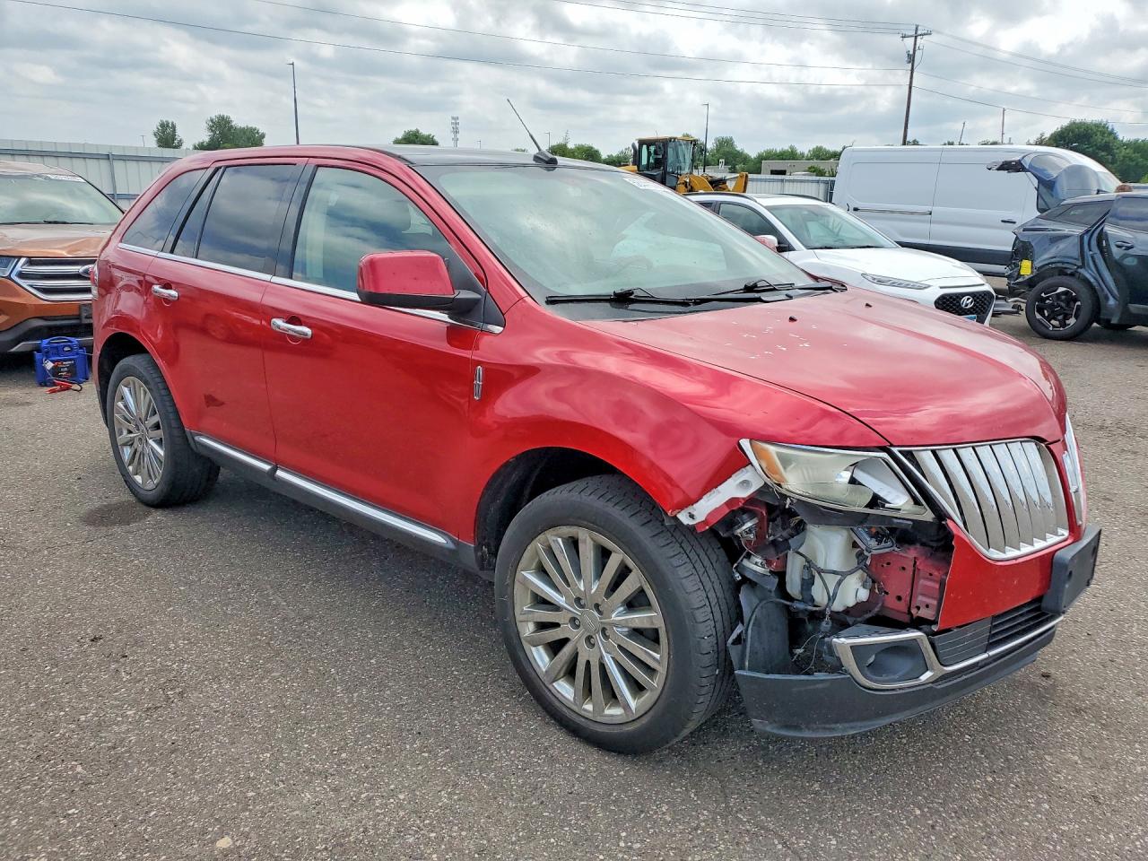 2011 Lincoln Mkx Red vin: 2LMDJ8JK9BBJ15680