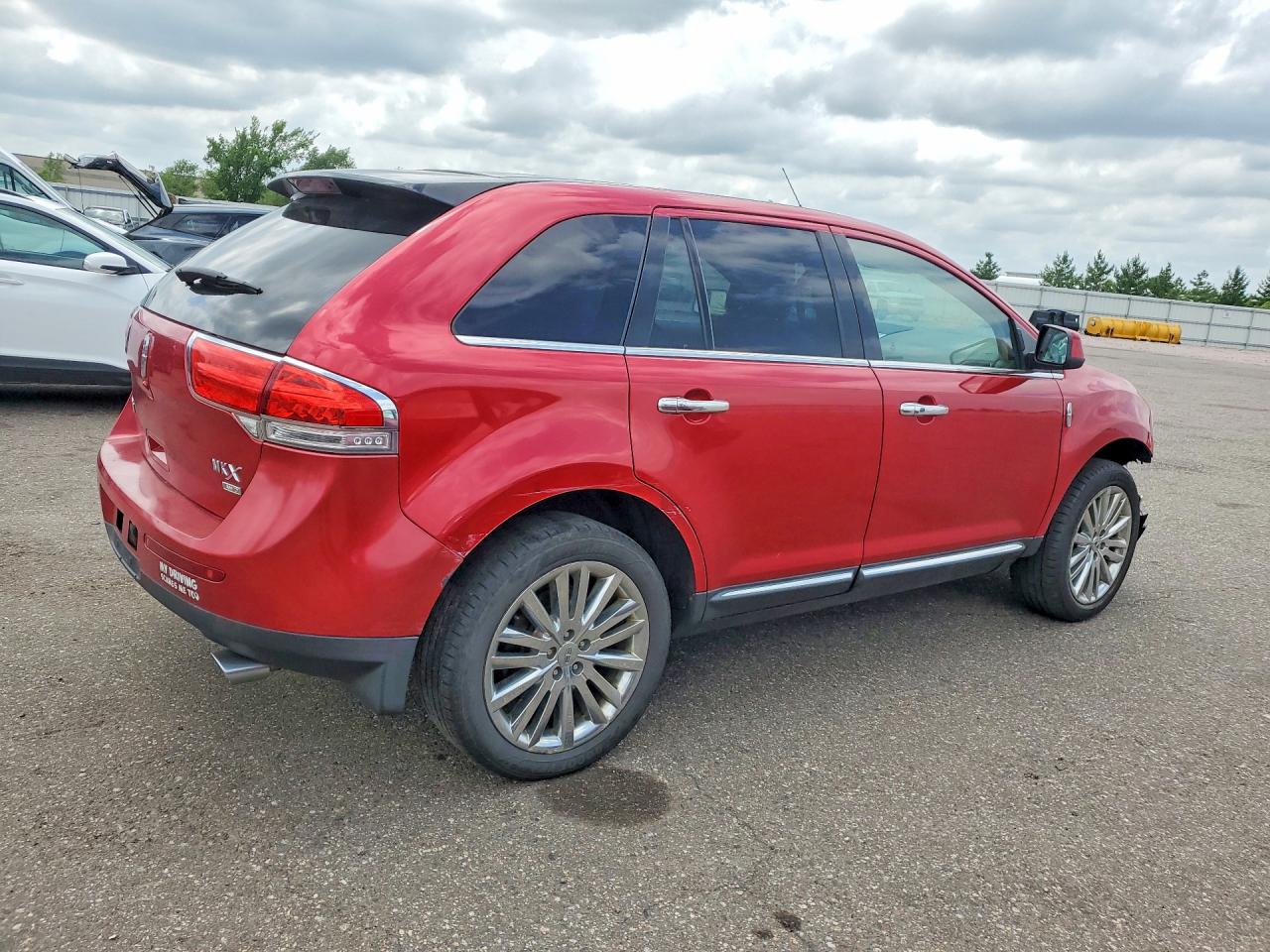2011 Lincoln Mkx Red vin: 2LMDJ8JK9BBJ15680