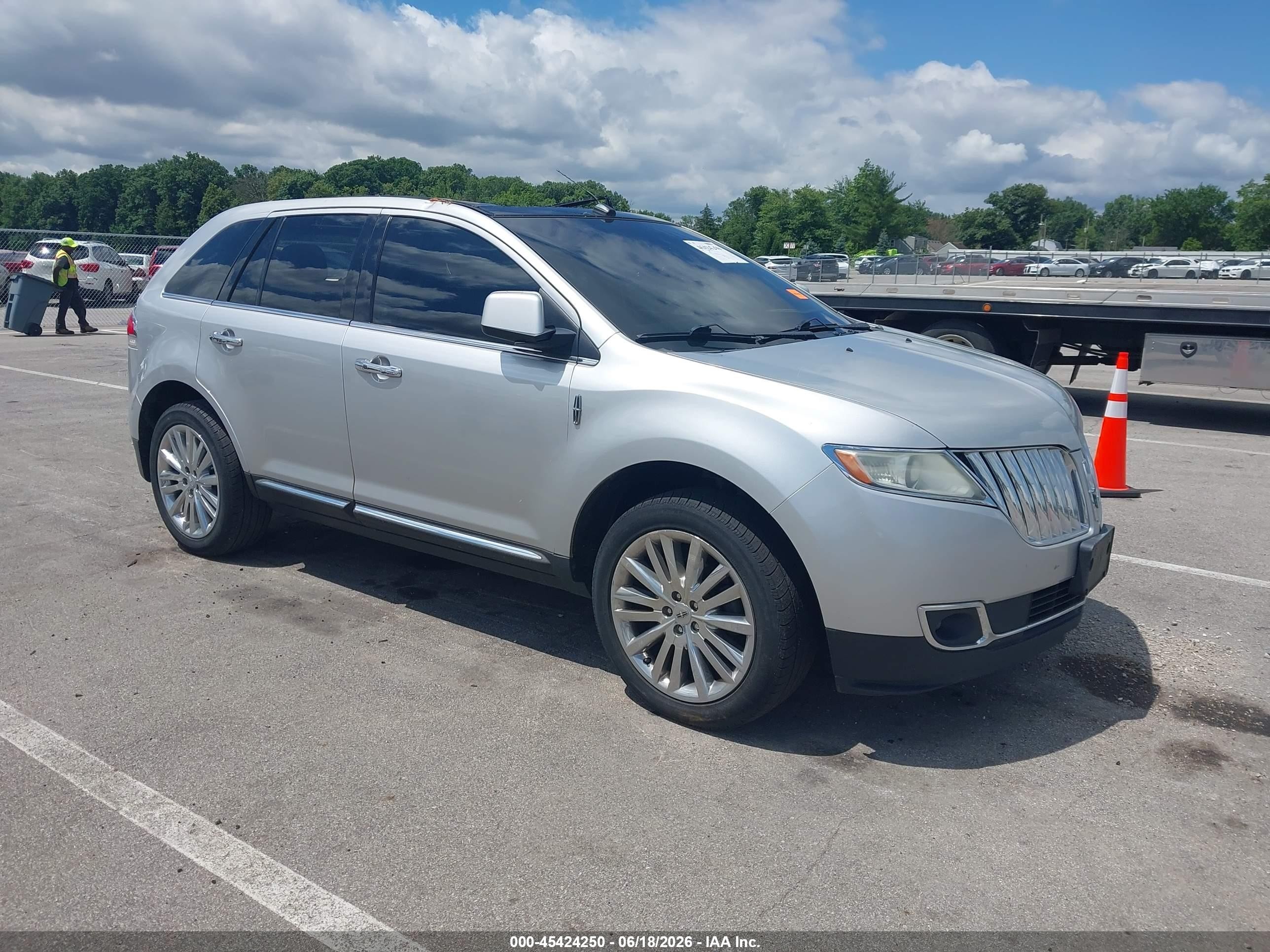2011 Lincoln Mkx Silver vin: 2LMDJ8JK9BBJ16876