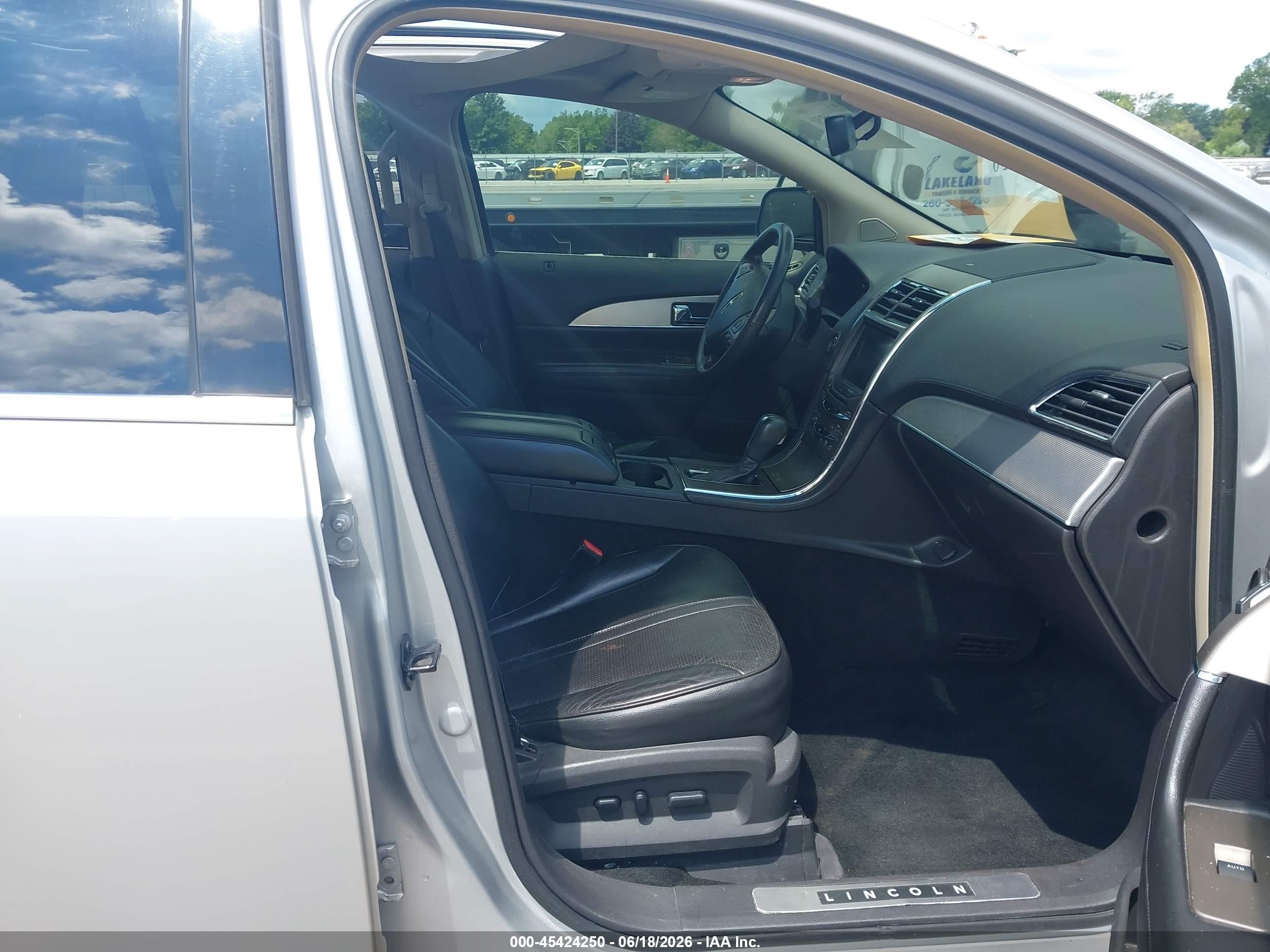 2011 Lincoln Mkx Silver vin: 2LMDJ8JK9BBJ16876