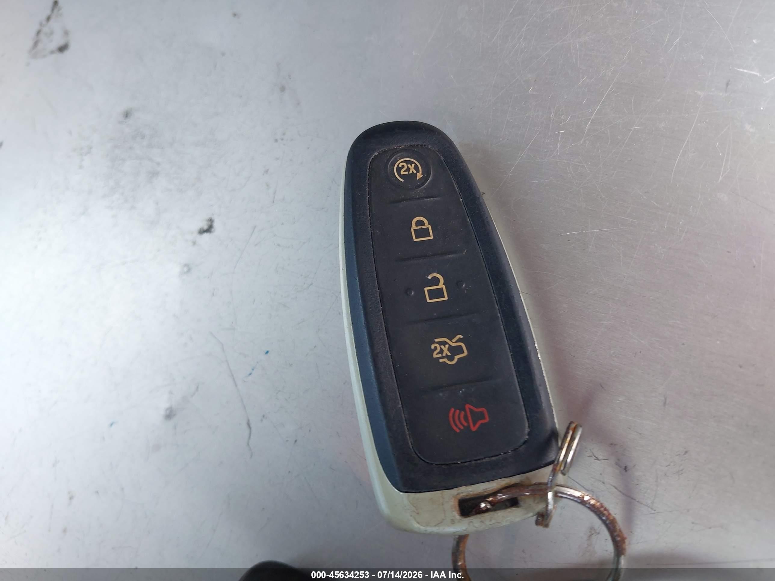 2011 Lincoln Mkx   Gold vin: 2LMDJ8JK9BBJ32379