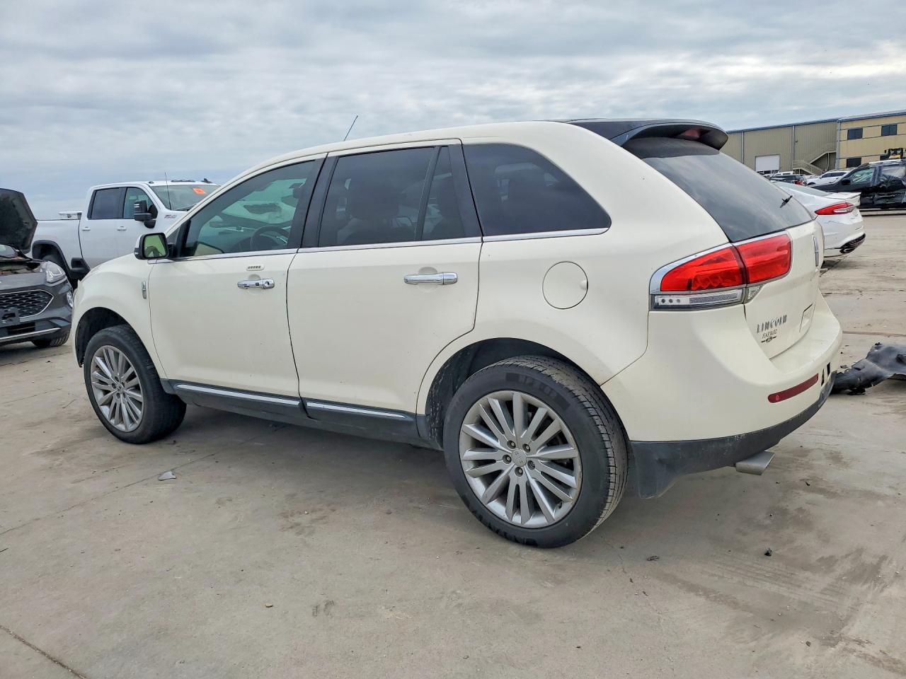 2012 Lincoln Mkx Белый vin: 2LMDJ8JK9CBL12074