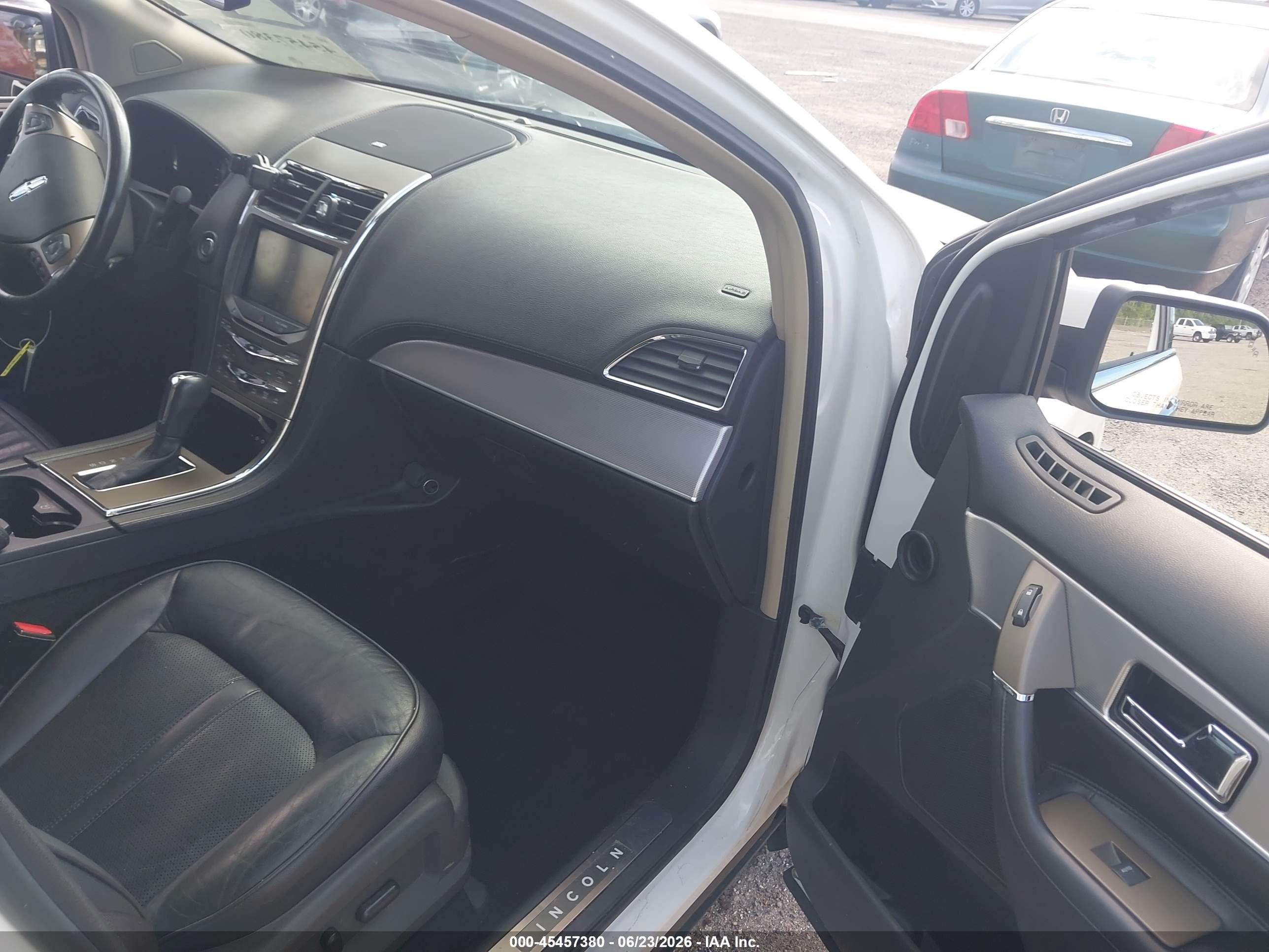 2013 Lincoln Mkx   Белый vin: 2LMDJ8JK9DBL03795