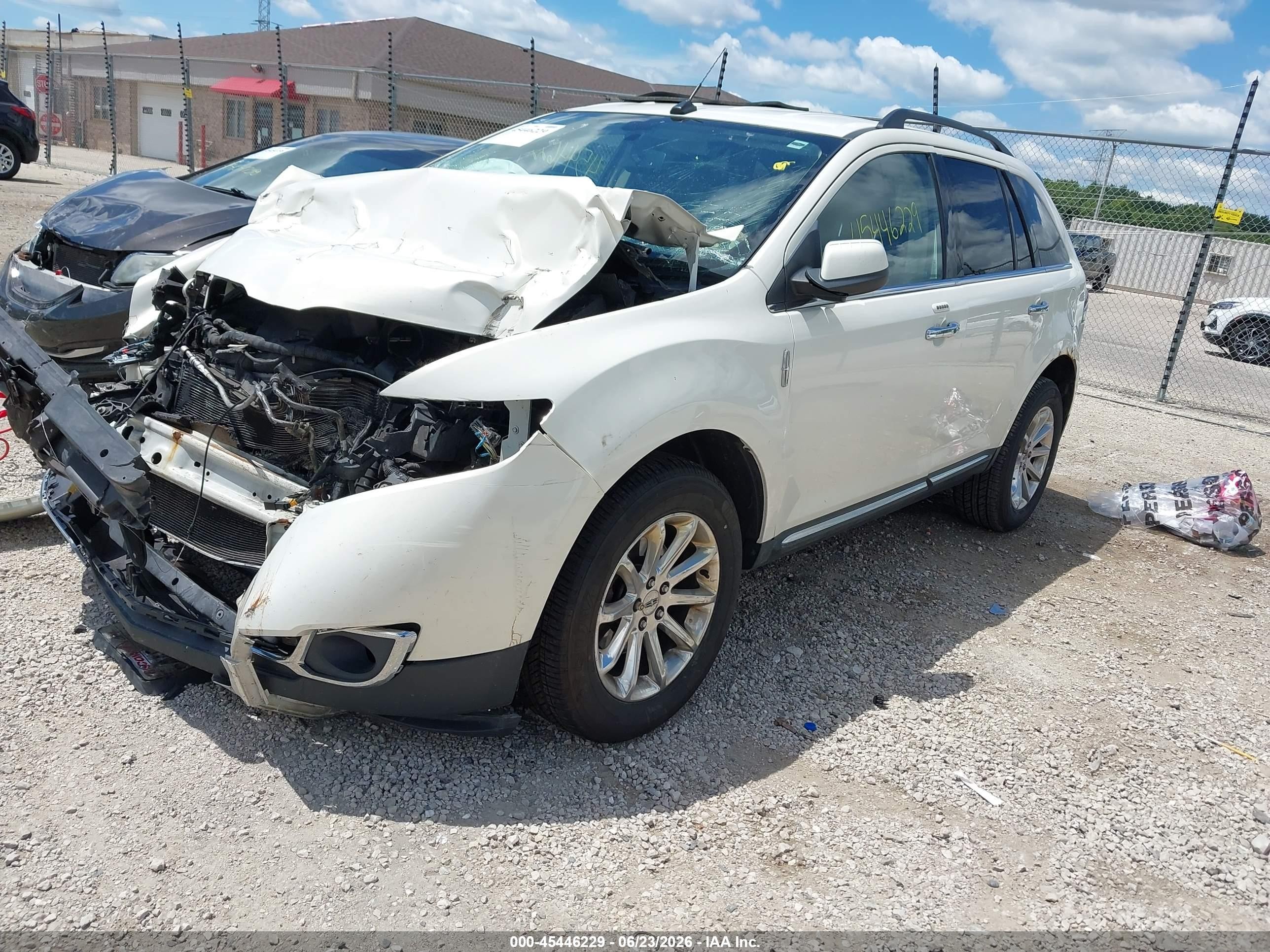 2013 Lincoln Mkx   White vin: 2LMDJ8JK9DBL04428