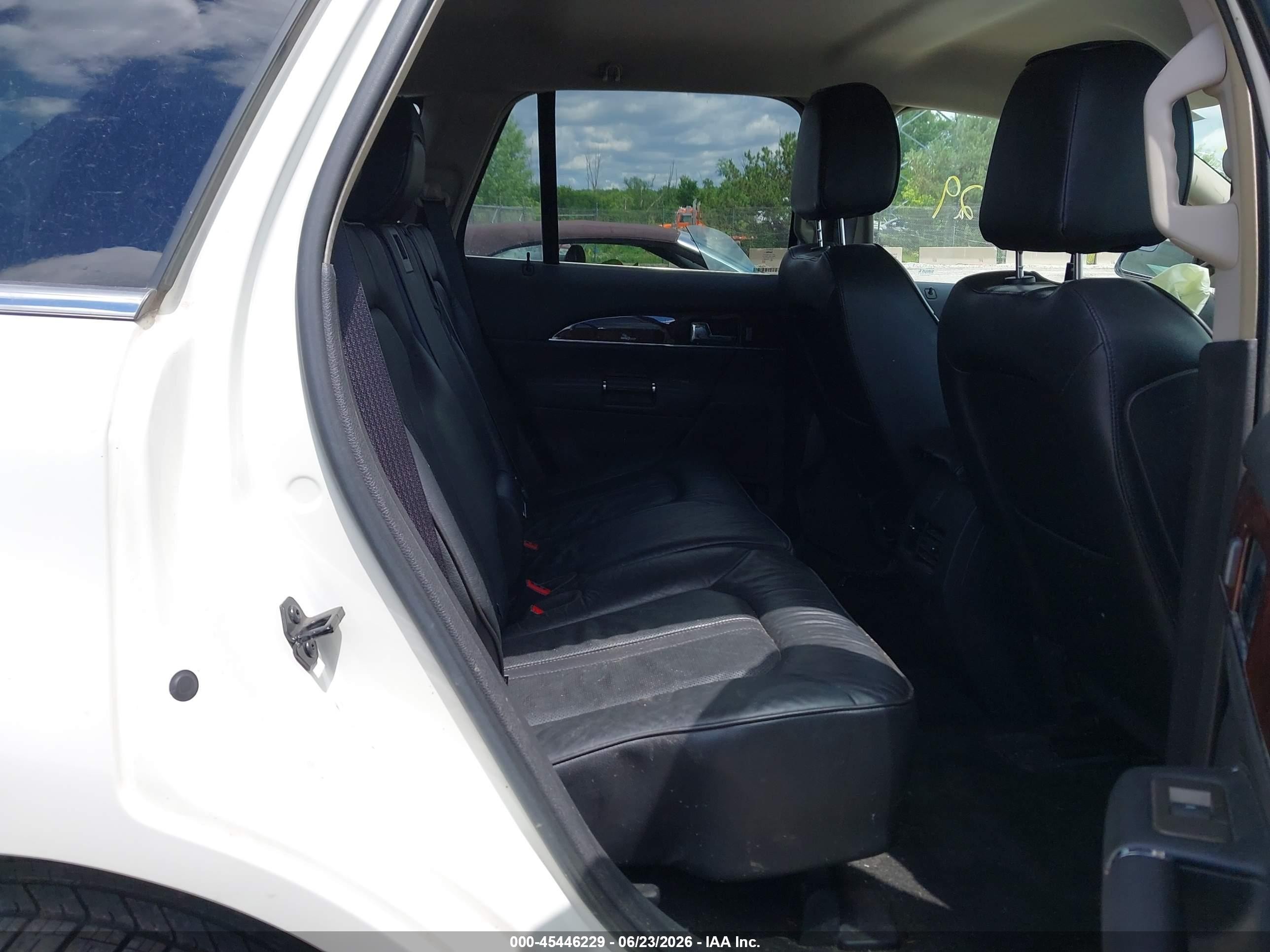 2013 Lincoln Mkx   White vin: 2LMDJ8JK9DBL04428