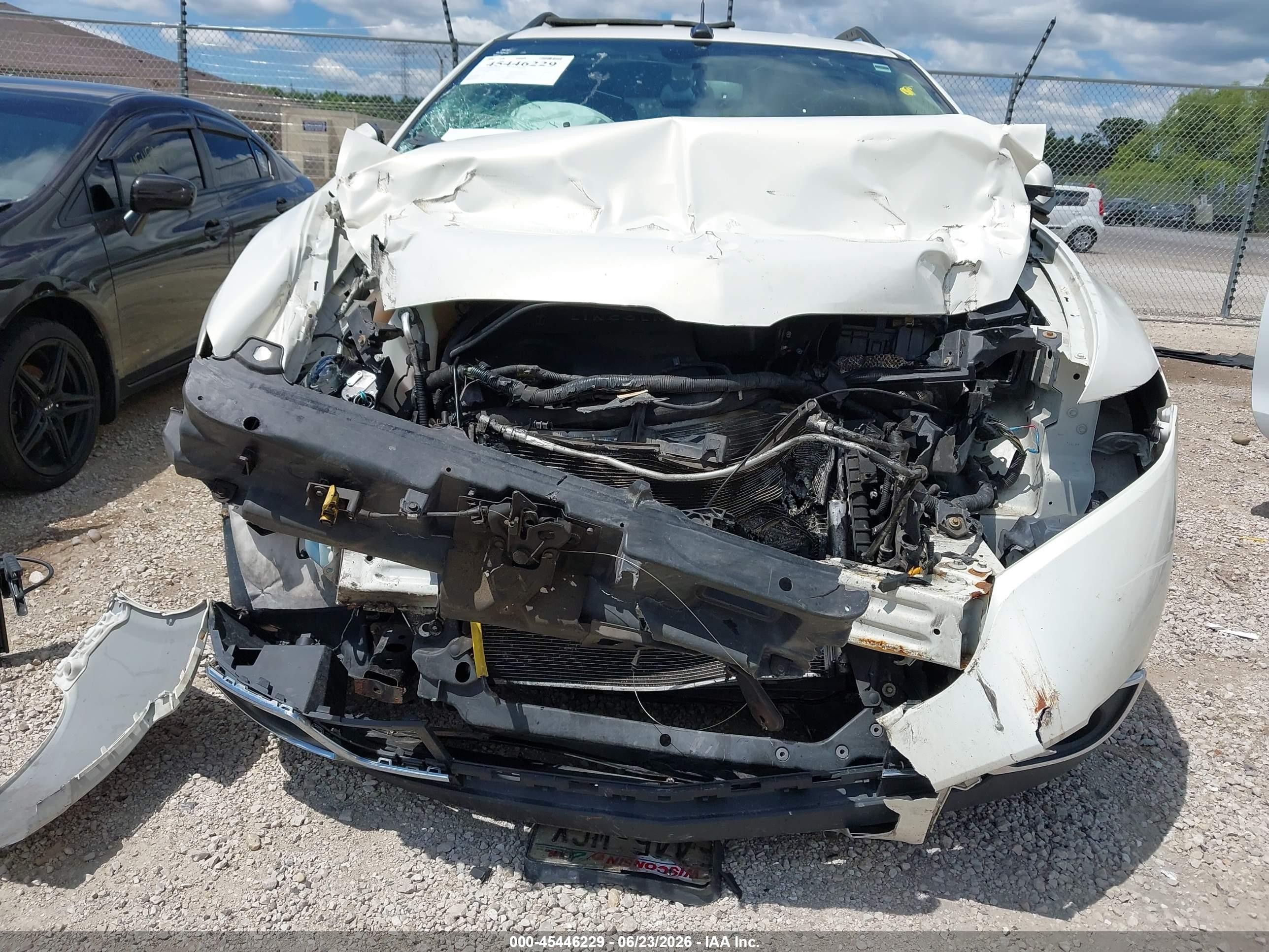 2013 Lincoln Mkx   White vin: 2LMDJ8JK9DBL04428