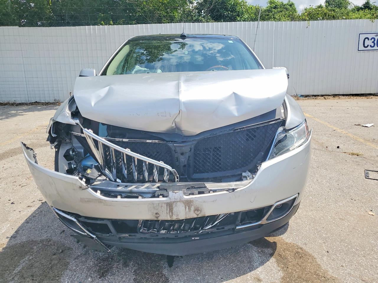 2015 Lincoln Mkx Silver vin: 2LMDJ8JK9FBL23645