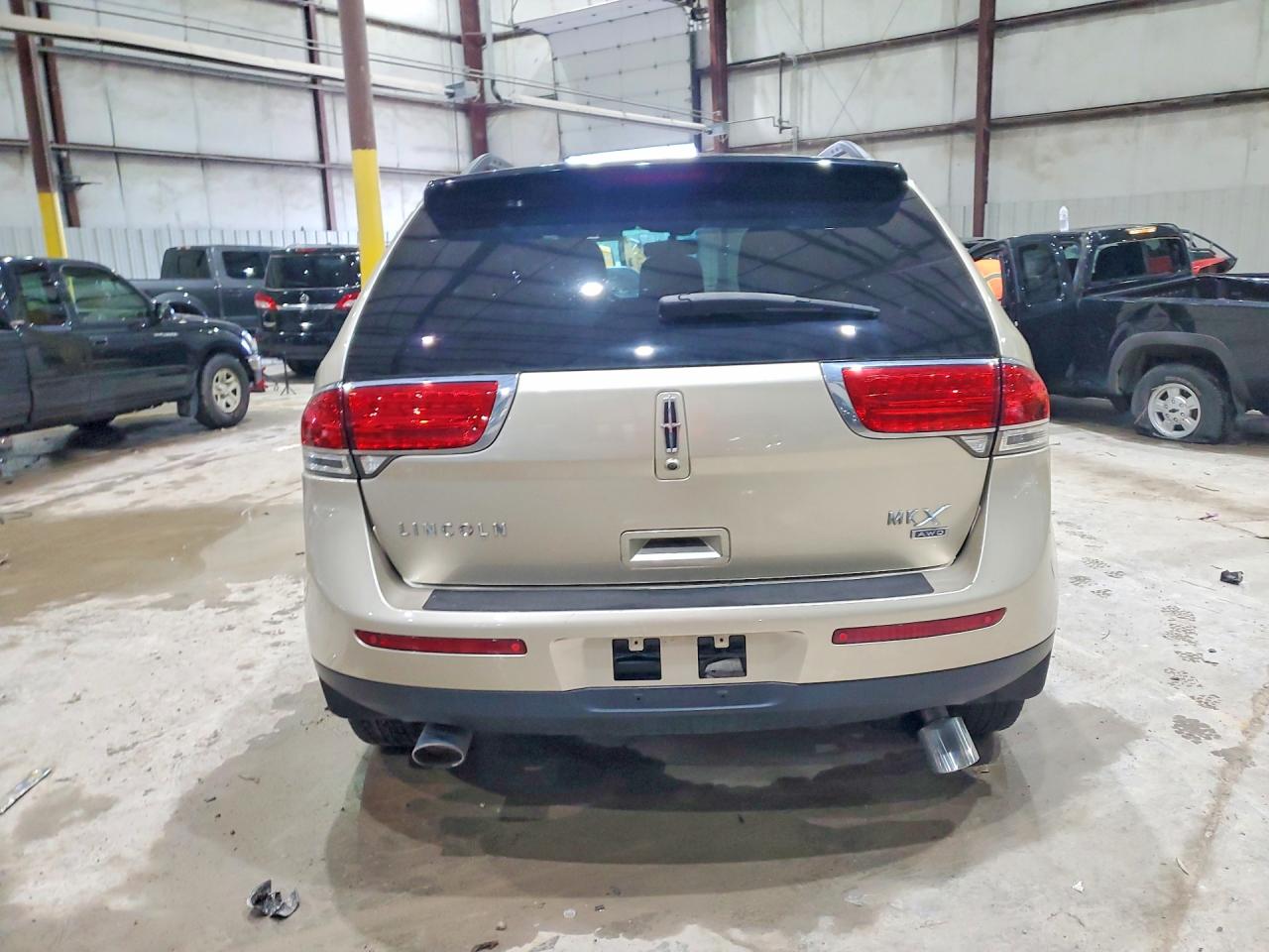 2011 Lincoln Mkx Tan vin: 2LMDJ8JKXBBJ08852