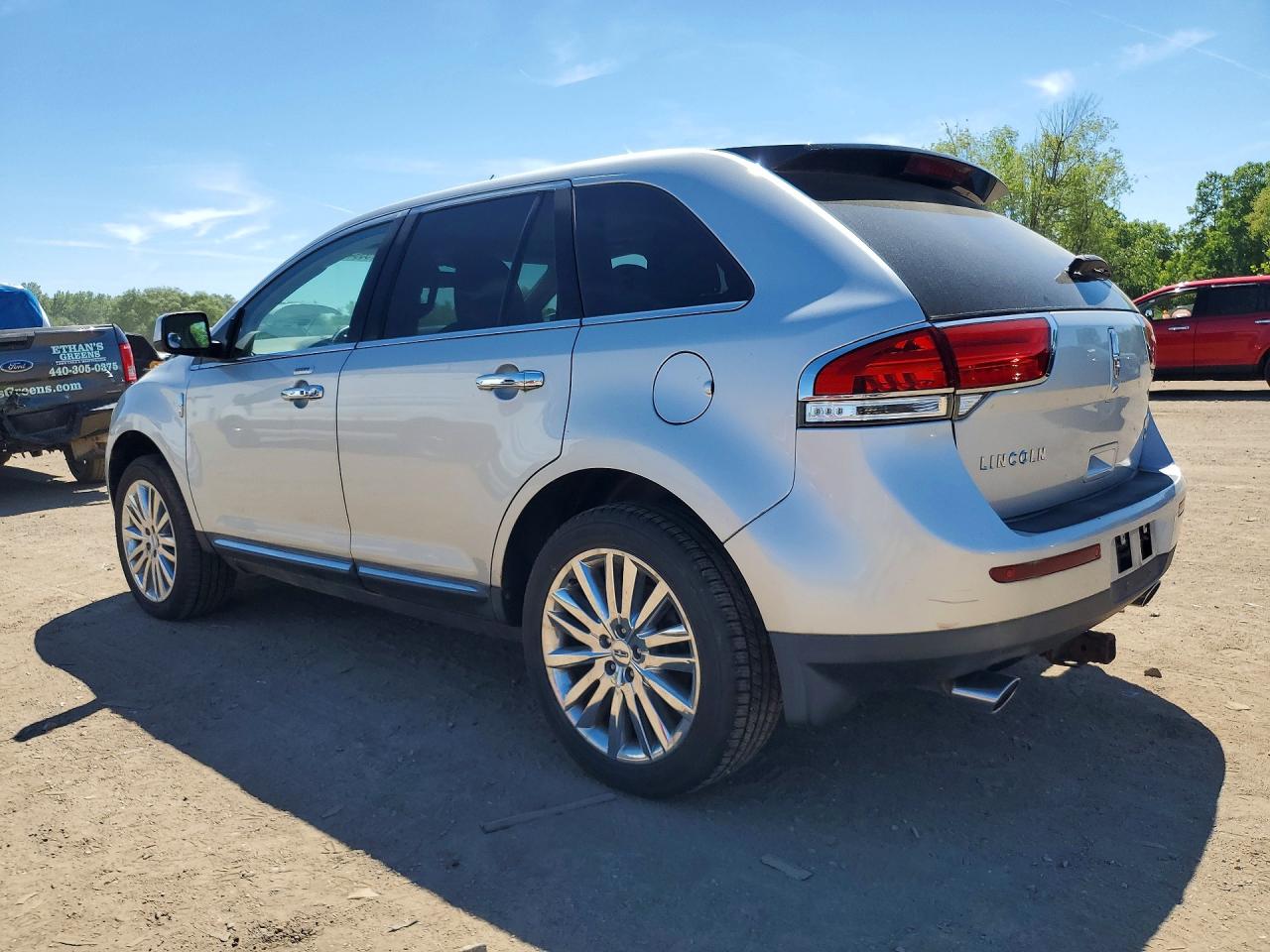 2011 Lincoln Mkx Silver vin: 2LMDJ8JKXBBJ12870
