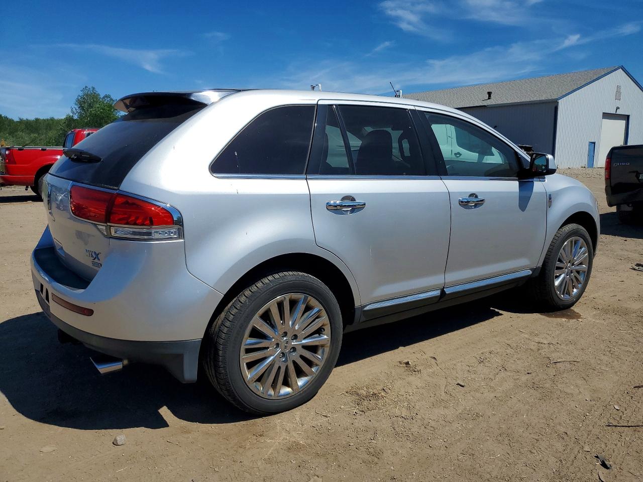2011 Lincoln Mkx Silver vin: 2LMDJ8JKXBBJ12870