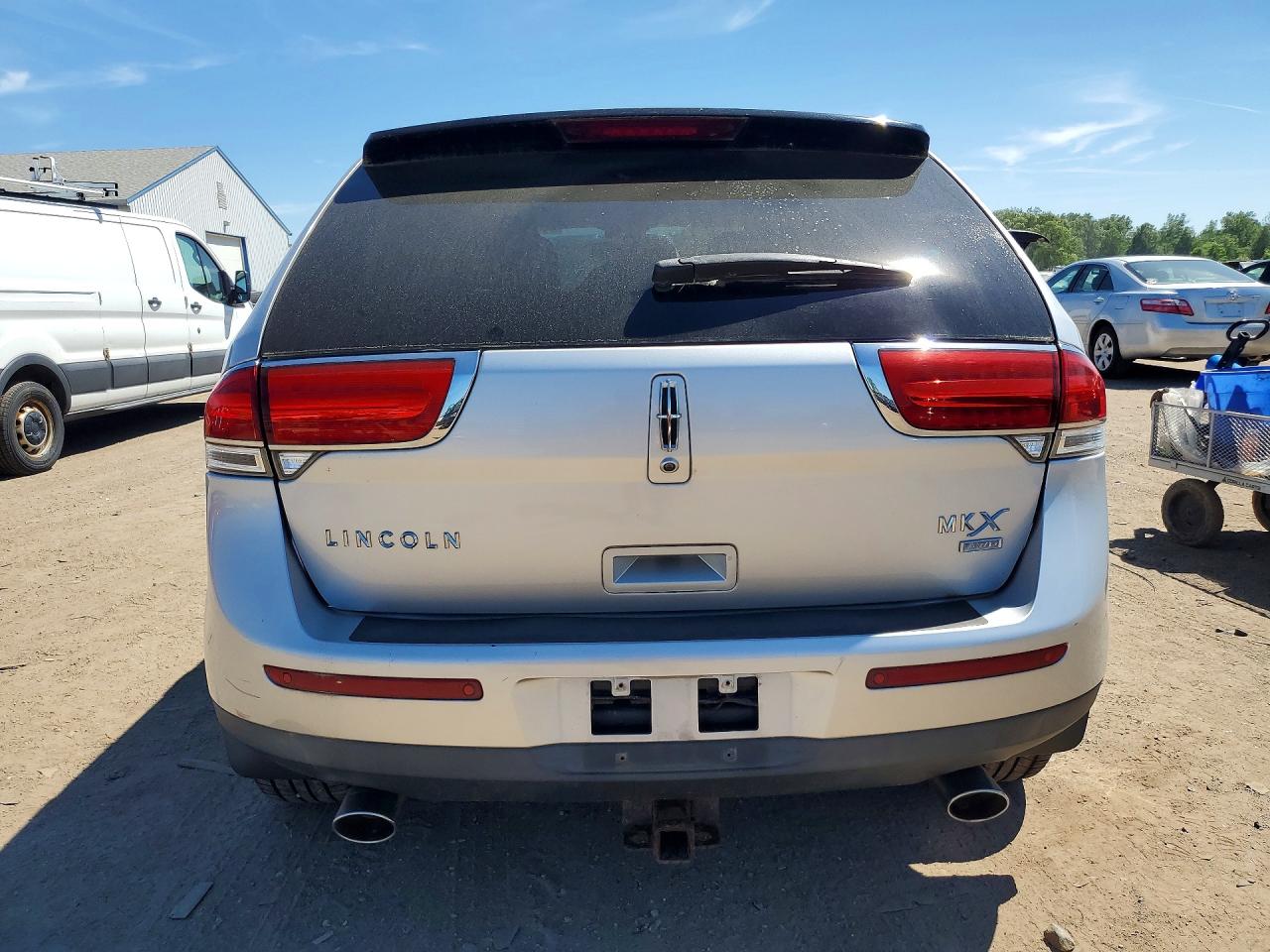 2011 Lincoln Mkx Silver vin: 2LMDJ8JKXBBJ12870