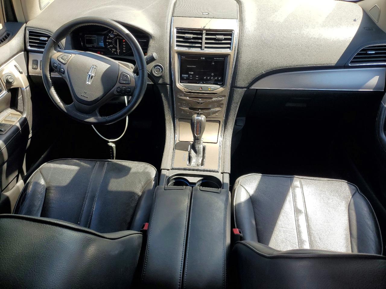 2011 Lincoln Mkx Silver vin: 2LMDJ8JKXBBJ12870