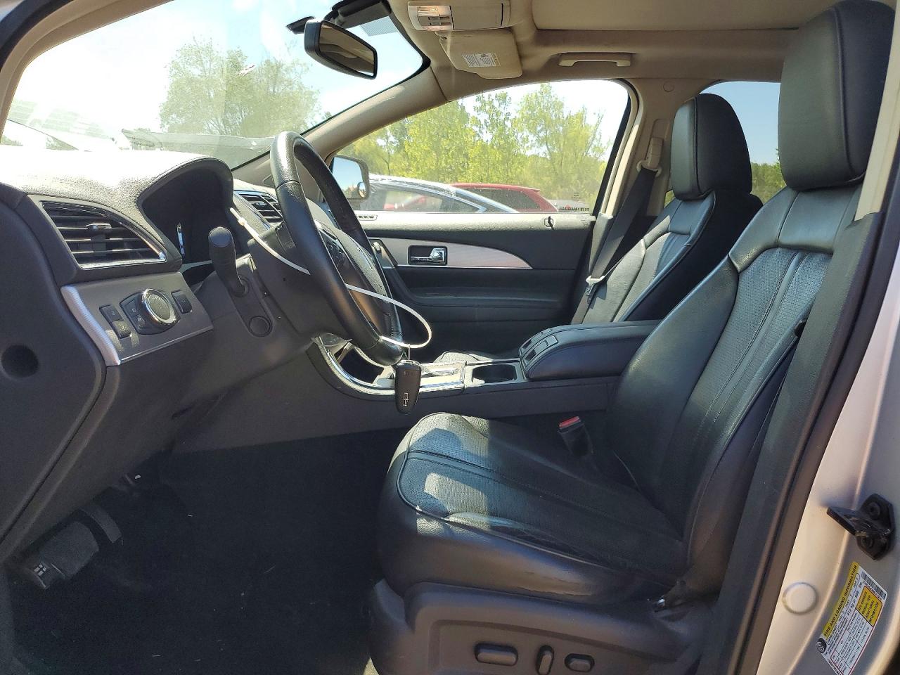 2011 Lincoln Mkx Silver vin: 2LMDJ8JKXBBJ12870