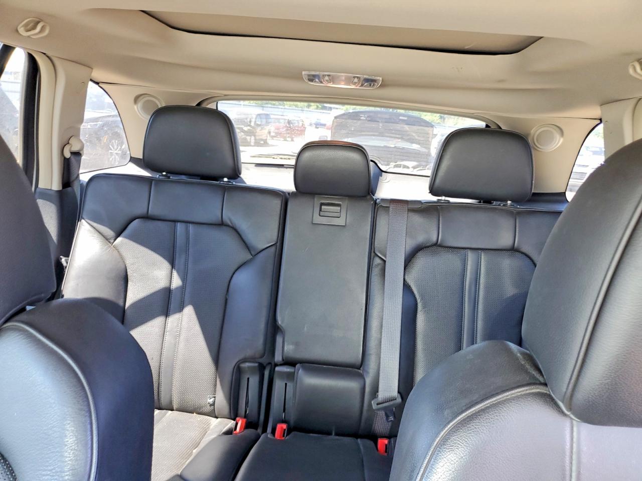 2011 Lincoln Mkx Silver vin: 2LMDJ8JKXBBJ12870
