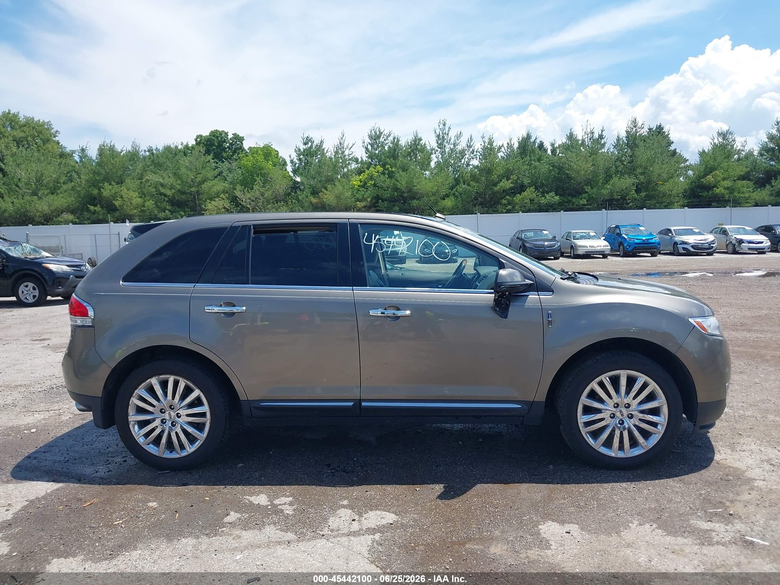2012 Lincoln Mkx Gold vin: 2LMDJ8JKXCBL09121