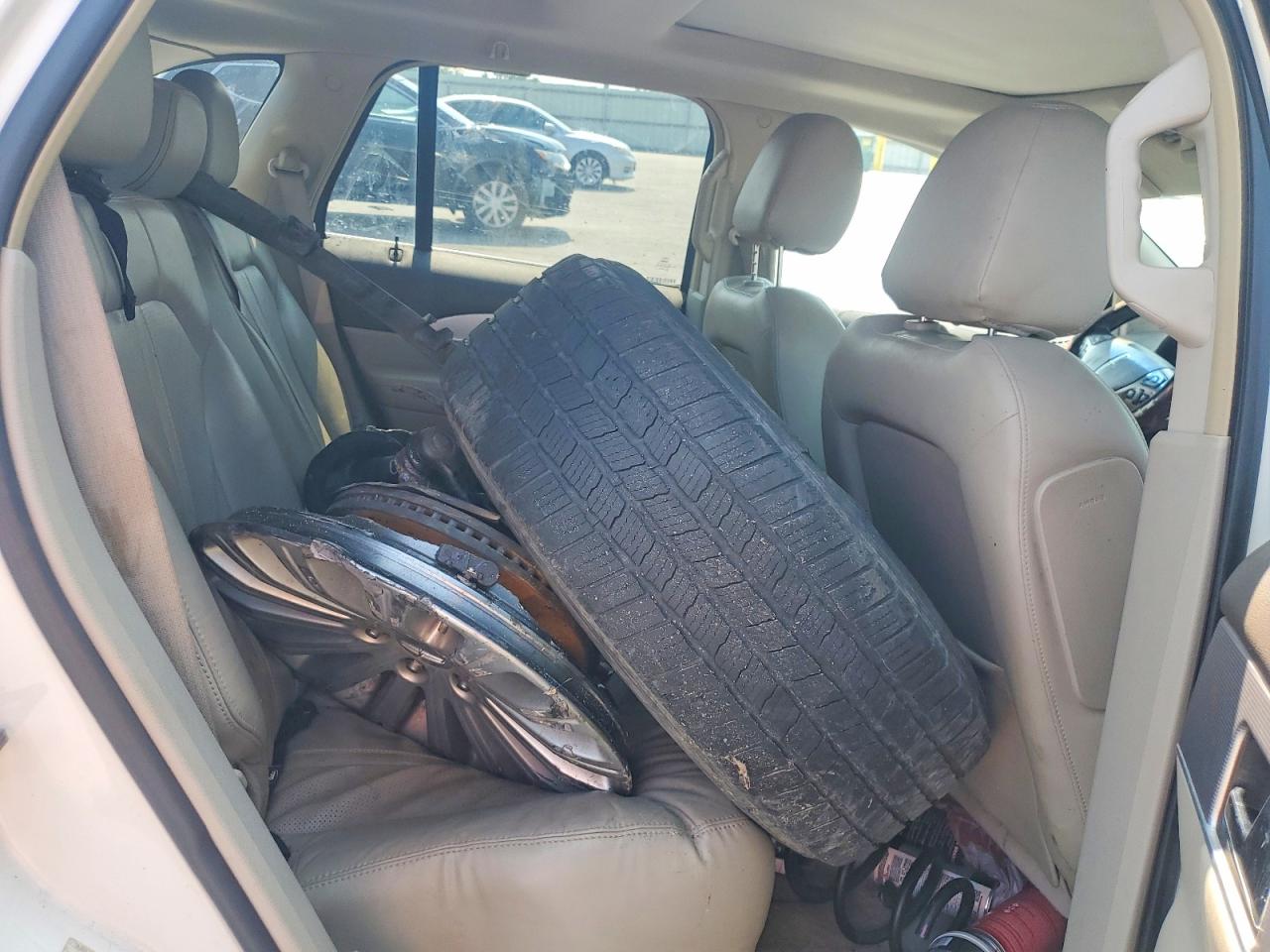 2013 Lincoln Mkx Белый vin: 2LMDJ8JKXDBL13185
