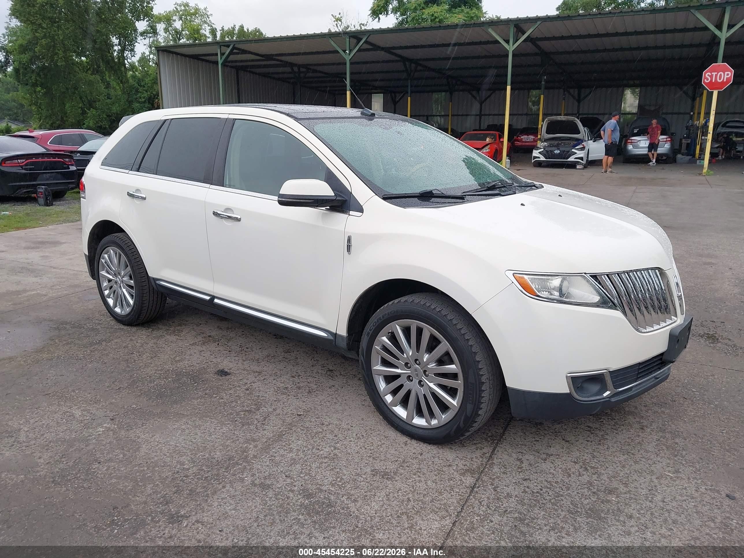 2013 Lincoln Mkx   White vin: 2LMDJ8JKXDBL27510