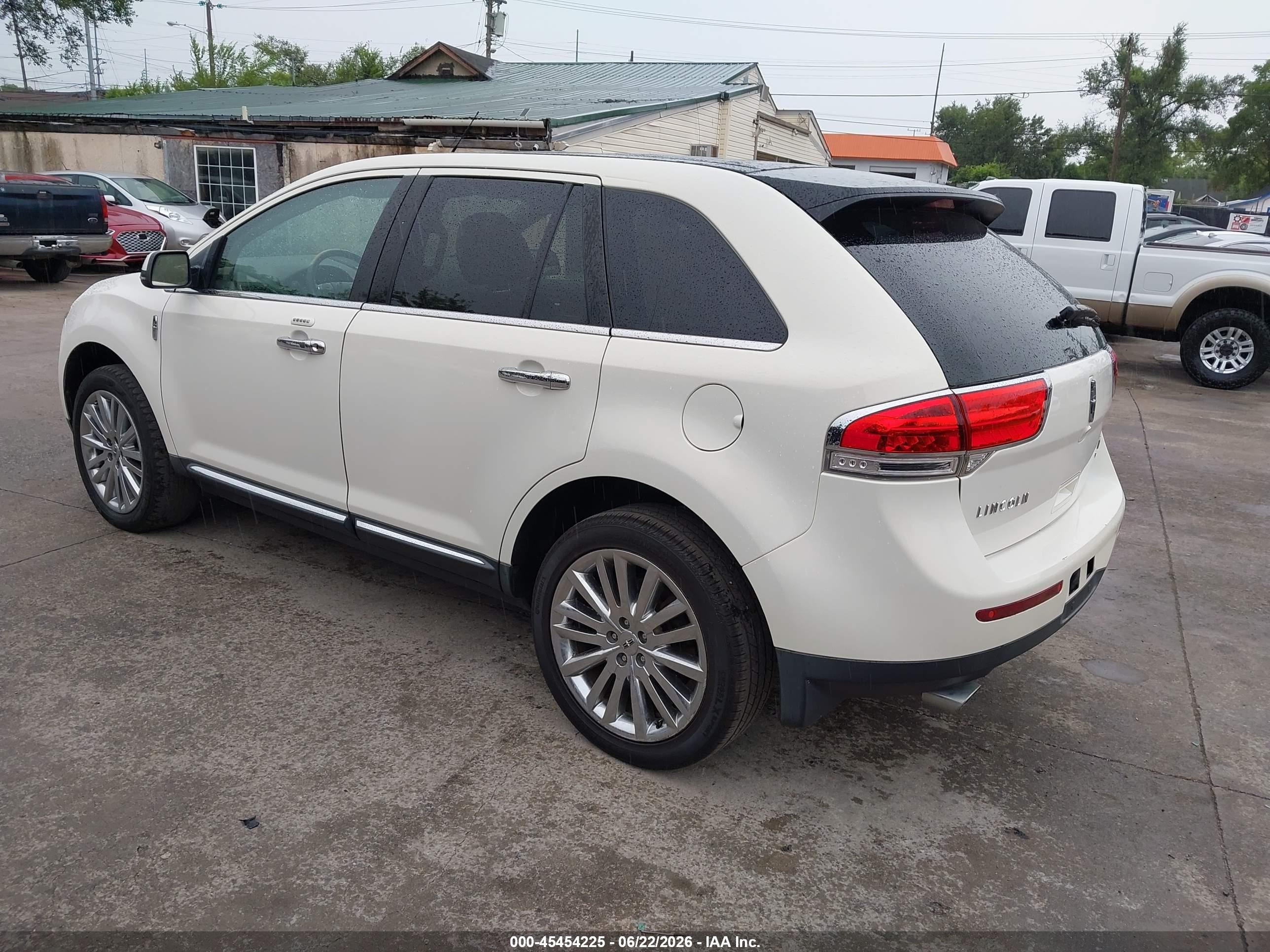 2013 Lincoln Mkx   White vin: 2LMDJ8JKXDBL27510