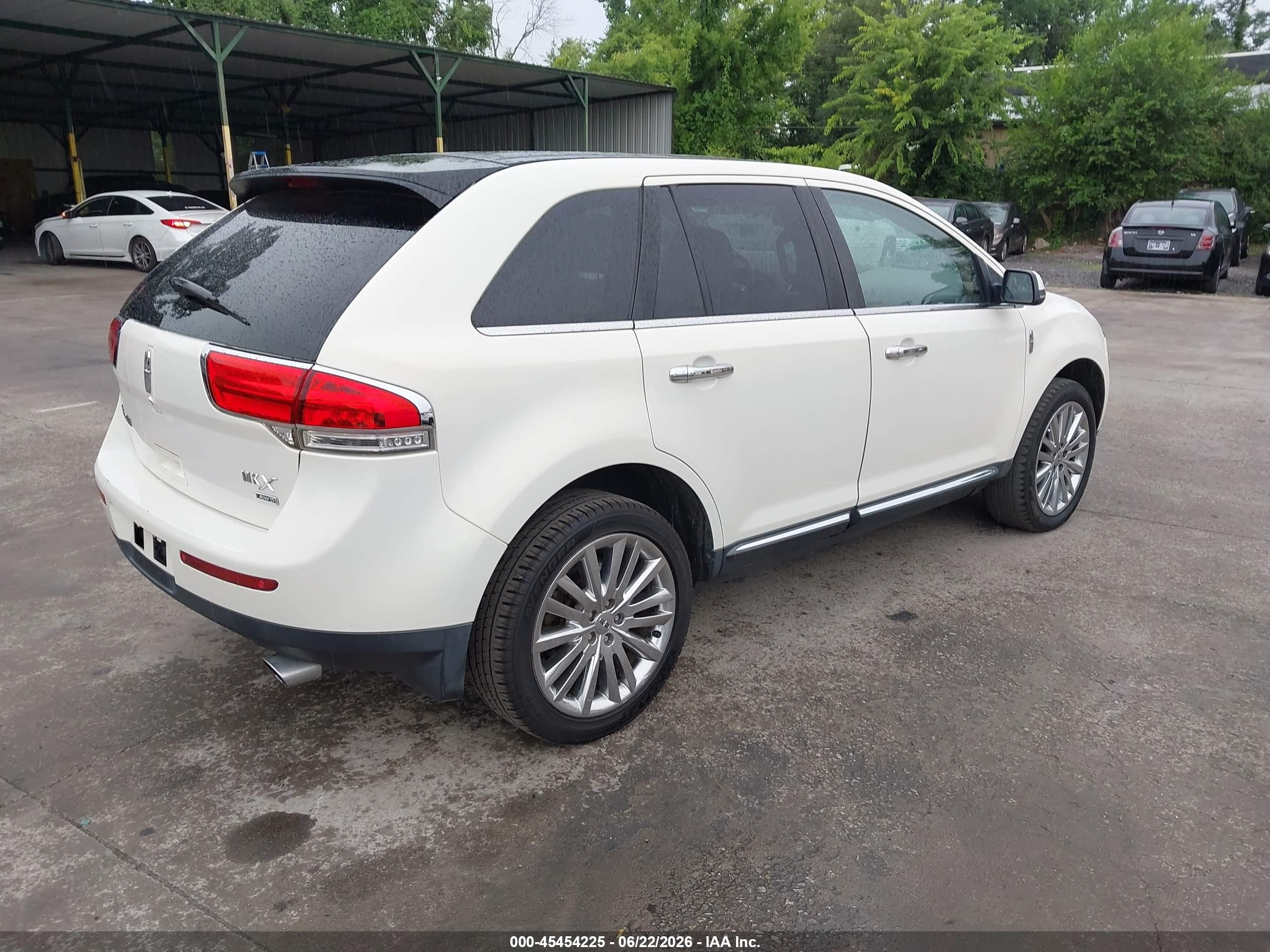 2013 Lincoln Mkx   White vin: 2LMDJ8JKXDBL27510