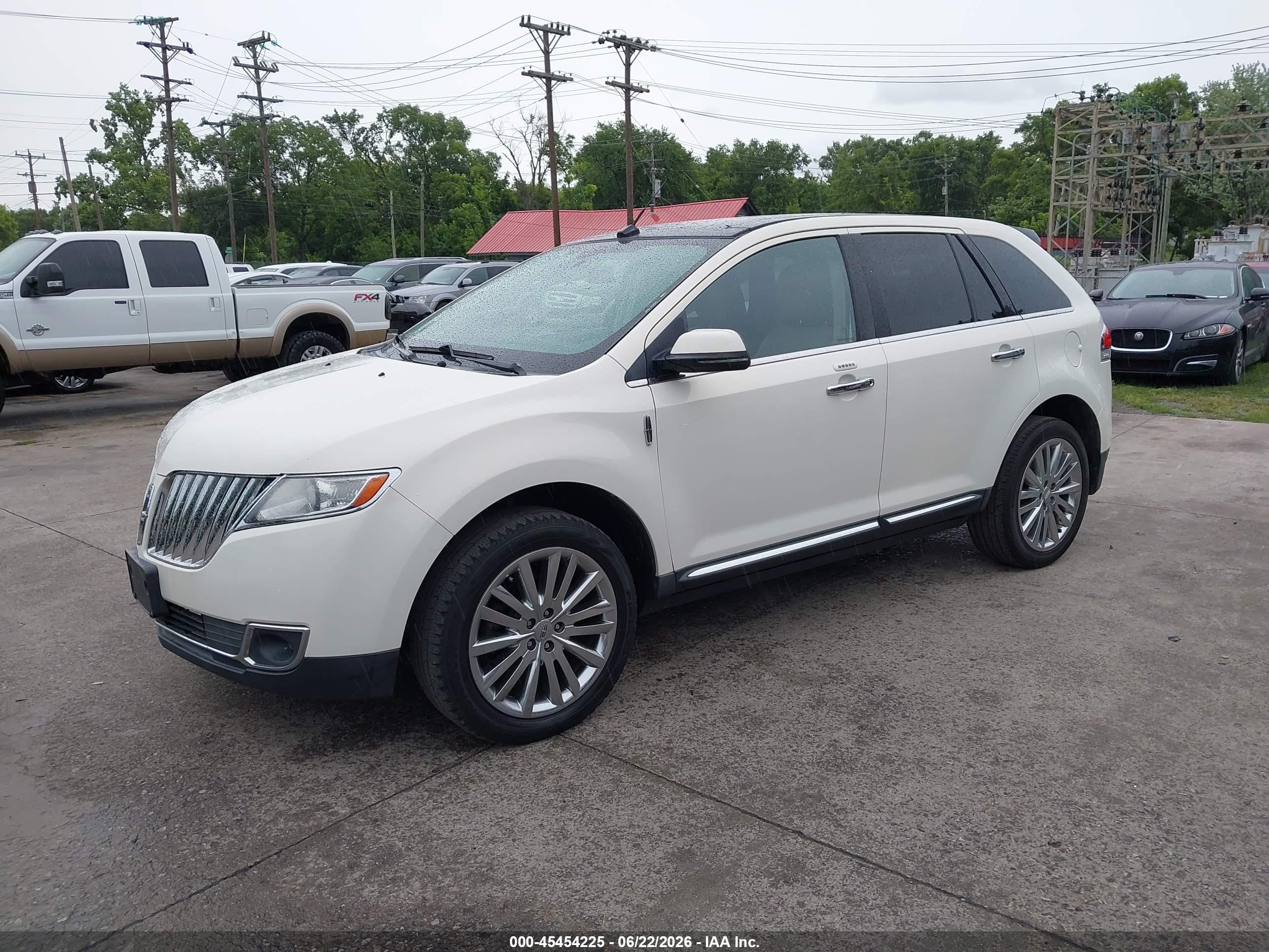 2013 Lincoln Mkx   White vin: 2LMDJ8JKXDBL27510