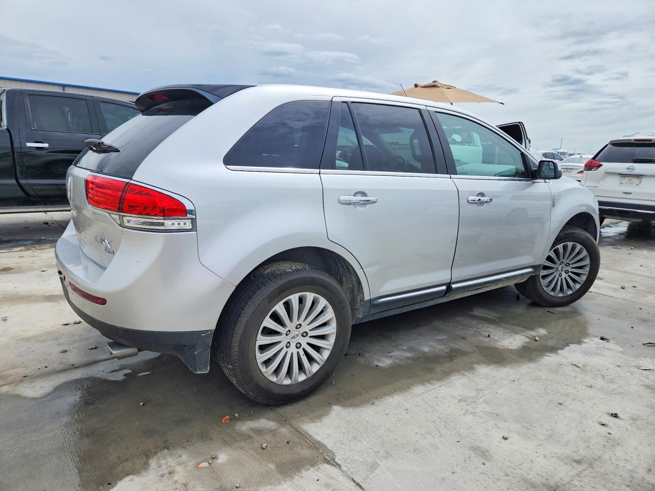 2013 Lincoln Mkx Silver vin: 2LMDJ8JKXDBL28253