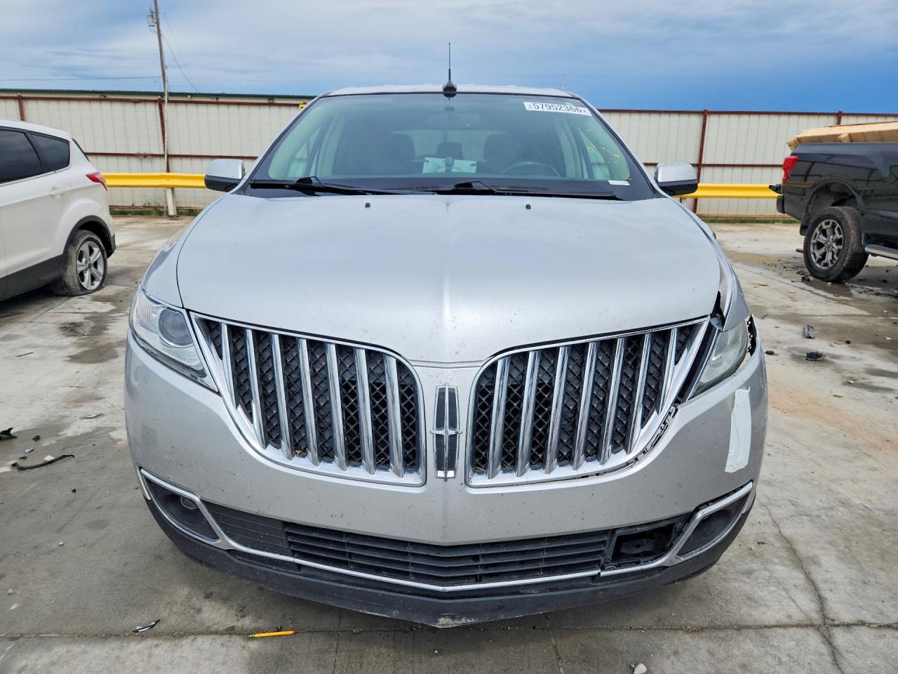 2013 Lincoln Mkx Silver vin: 2LMDJ8JKXDBL28253