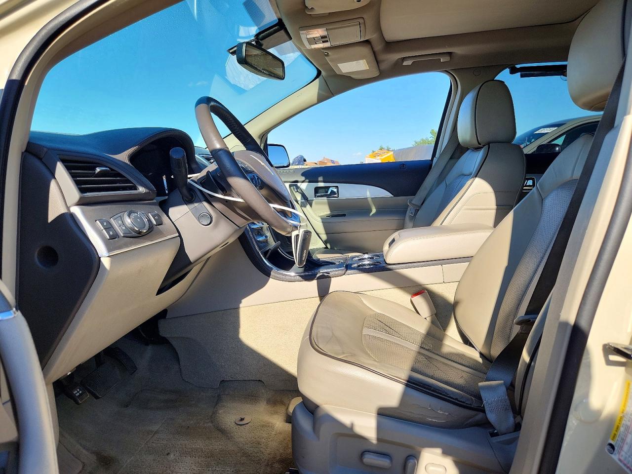 2015 Lincoln Mkx Cream vin: 2LMDJ8JKXFBL20348