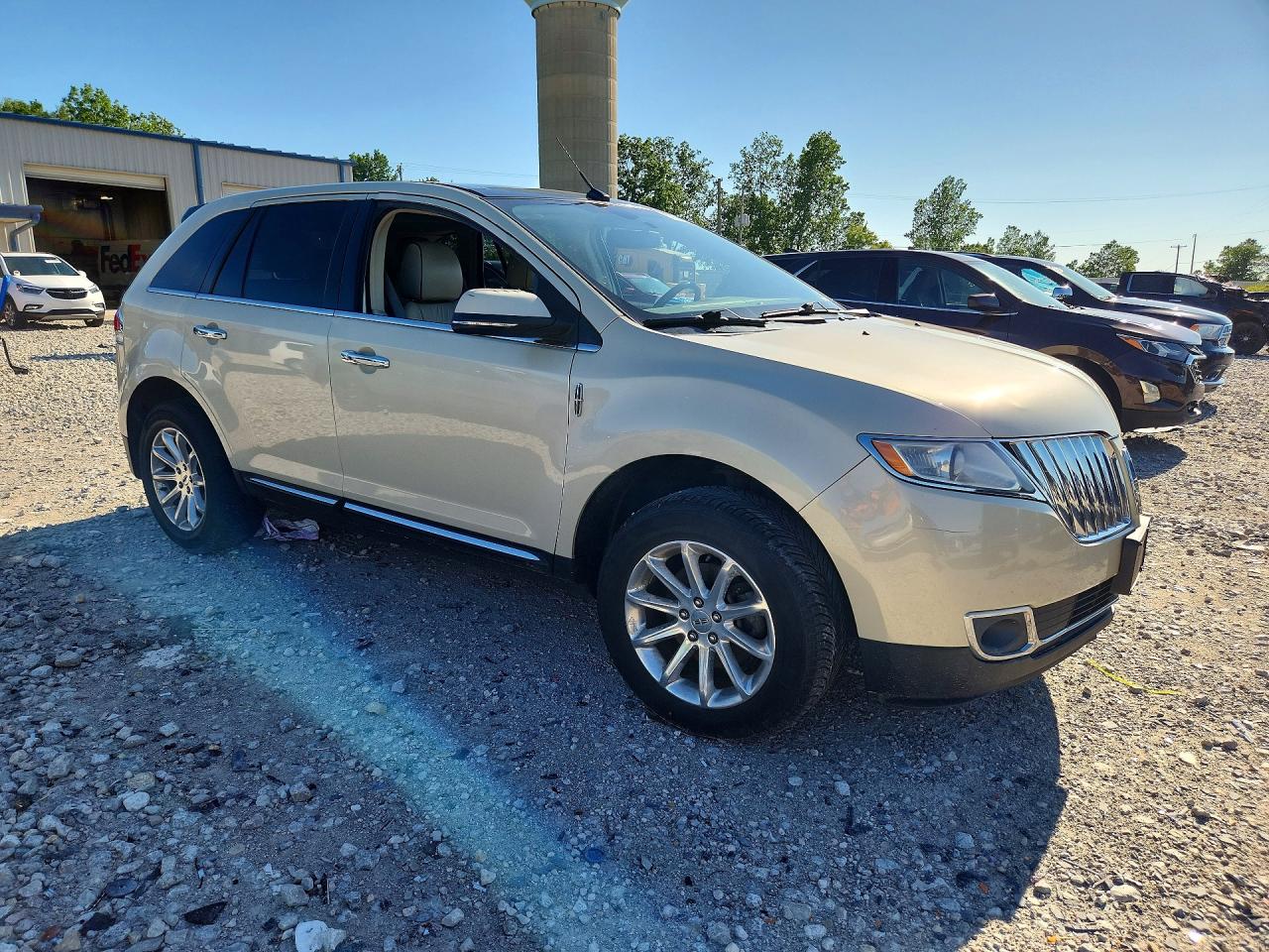 2015 Lincoln Mkx Cream vin: 2LMDJ8JKXFBL20348