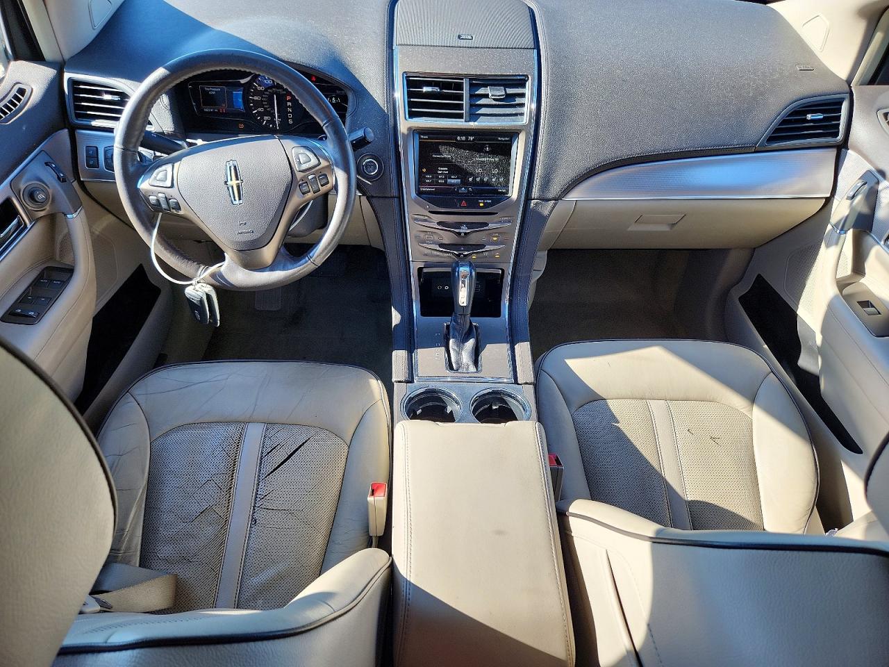 2015 Lincoln Mkx Cream vin: 2LMDJ8JKXFBL20348