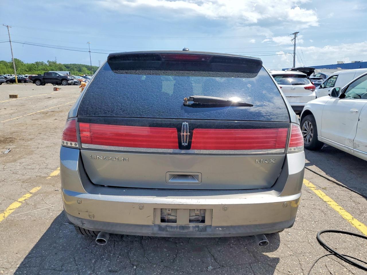 2008 Lincoln Mkx Silver vin: 2LMDU68C18BJ10296