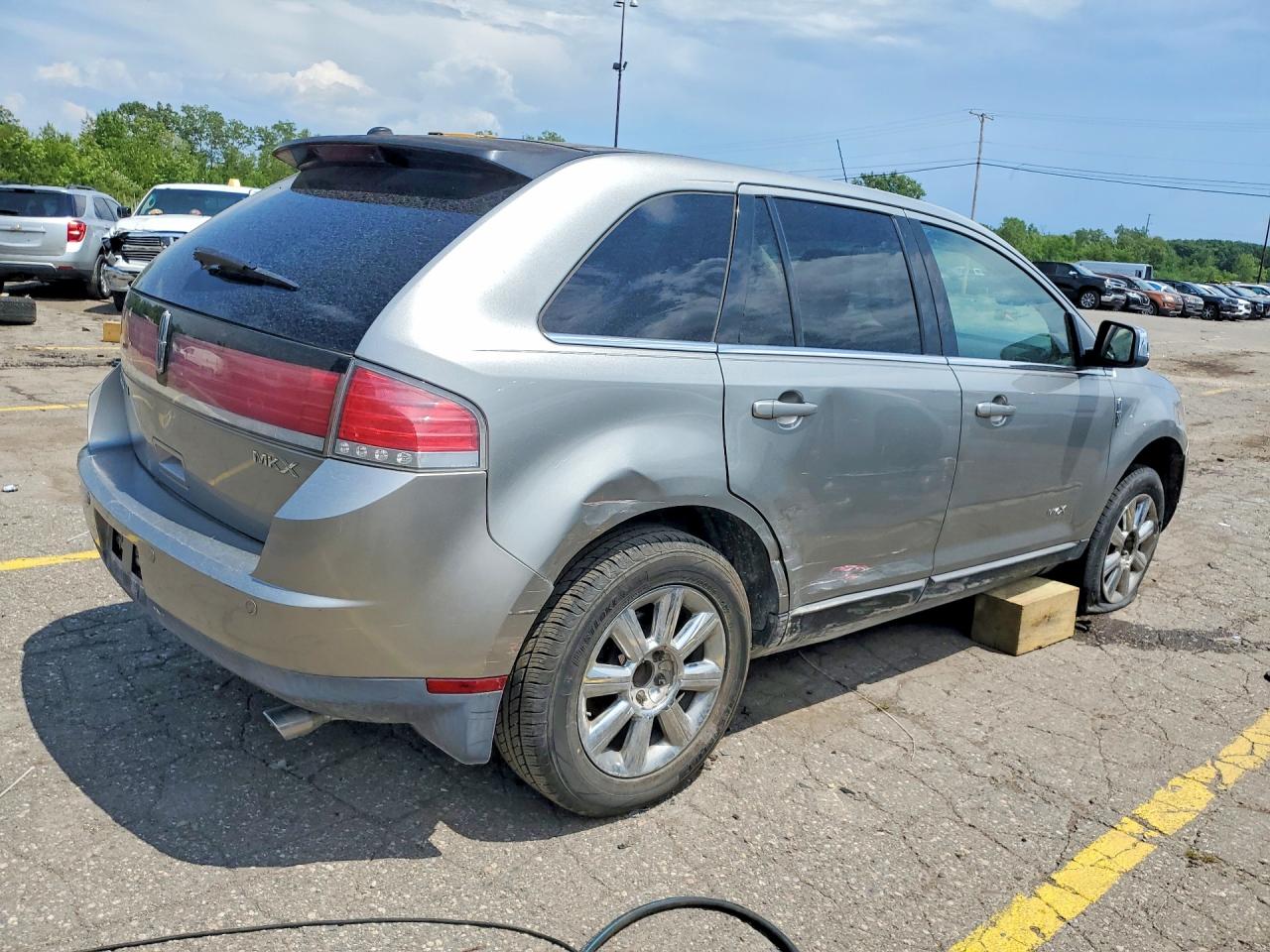 2008 Lincoln Mkx Silver vin: 2LMDU68C18BJ10296