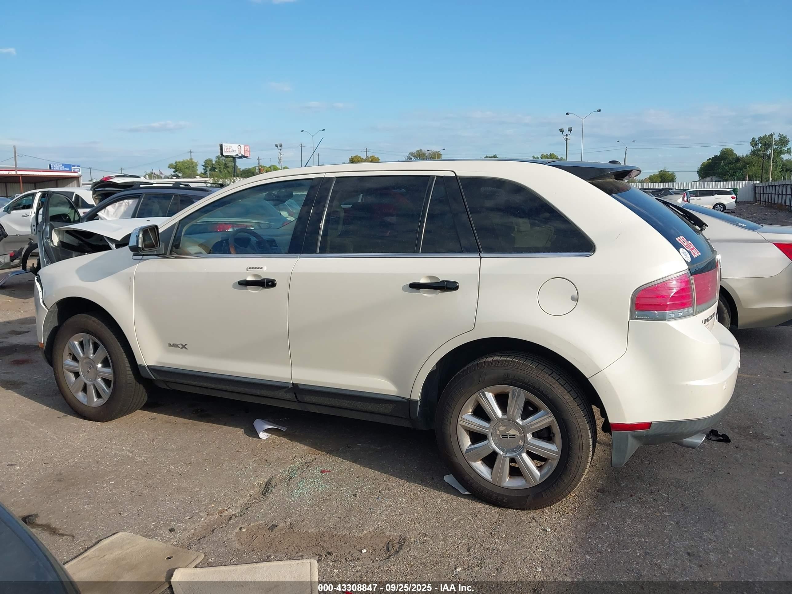 2007 Lincoln Mkx   White vin: 2LMDU68C37BJ02893