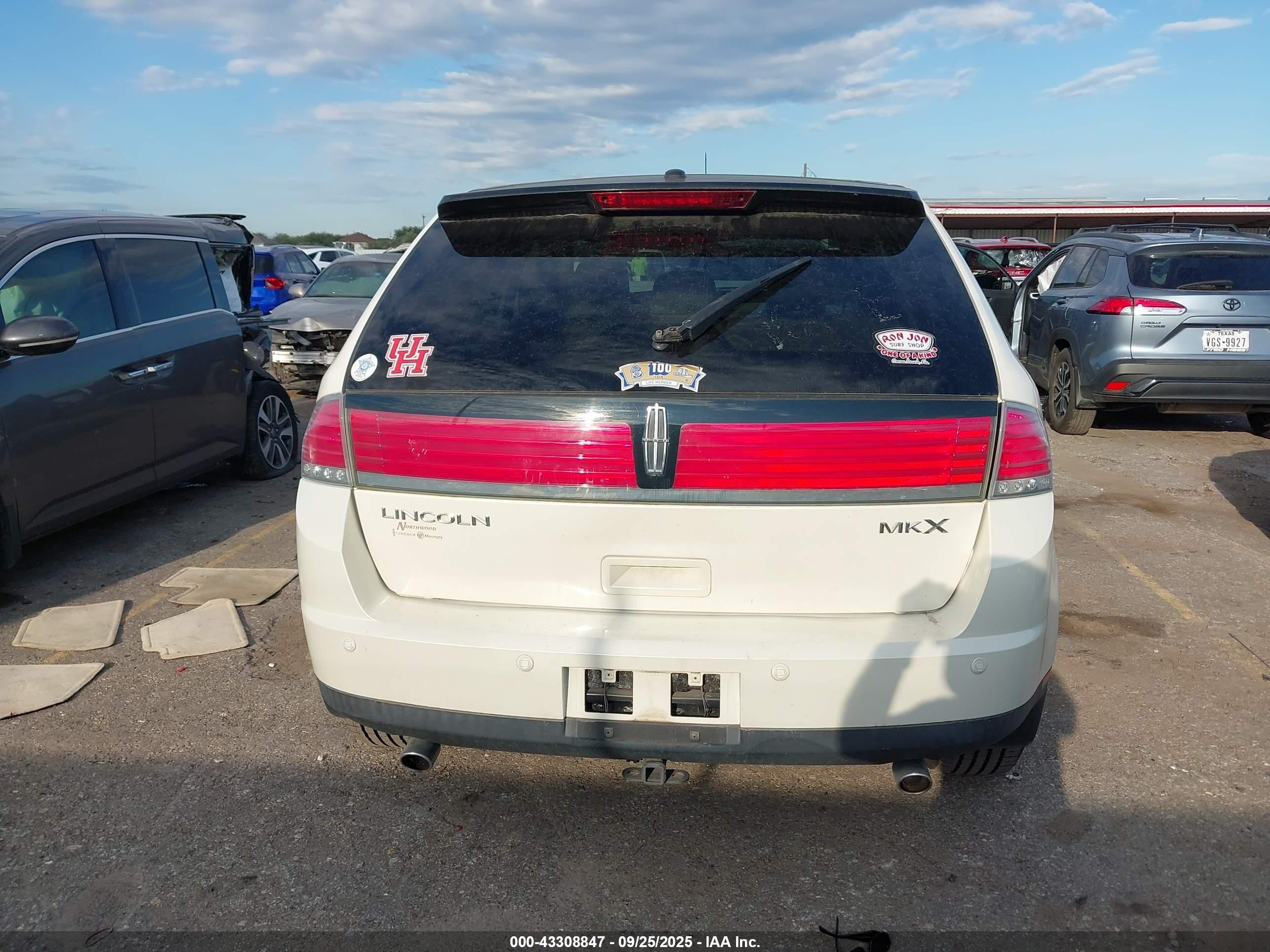 2007 Lincoln Mkx   White vin: 2LMDU68C37BJ02893