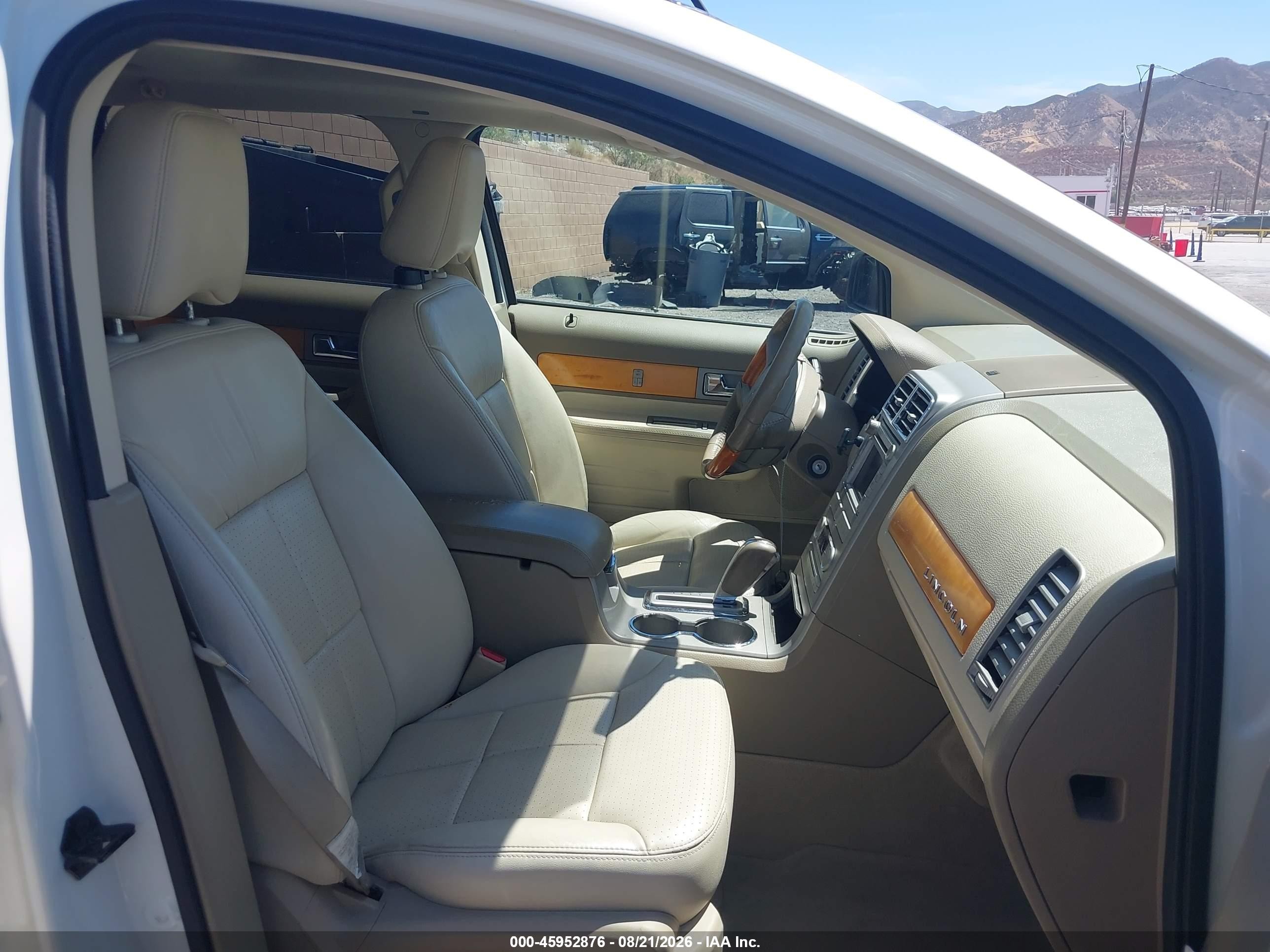 2007 Lincoln Mkx   White vin: 2LMDU68C37BJ18141
