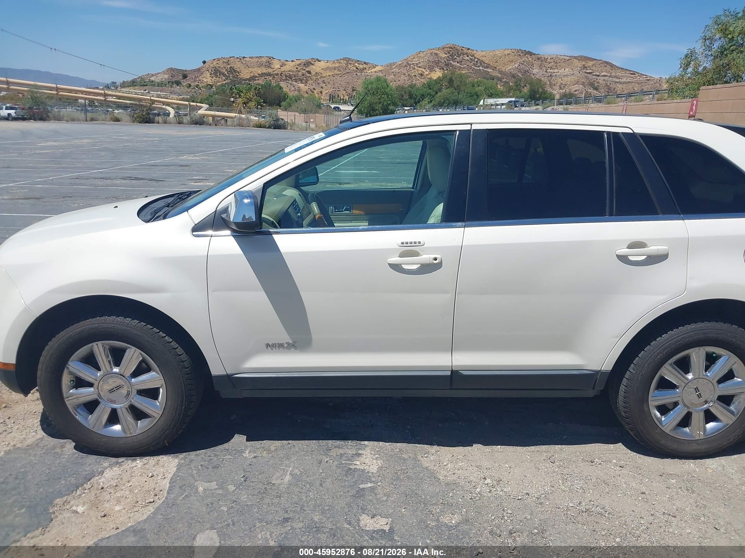 2007 Lincoln Mkx   White vin: 2LMDU68C37BJ18141