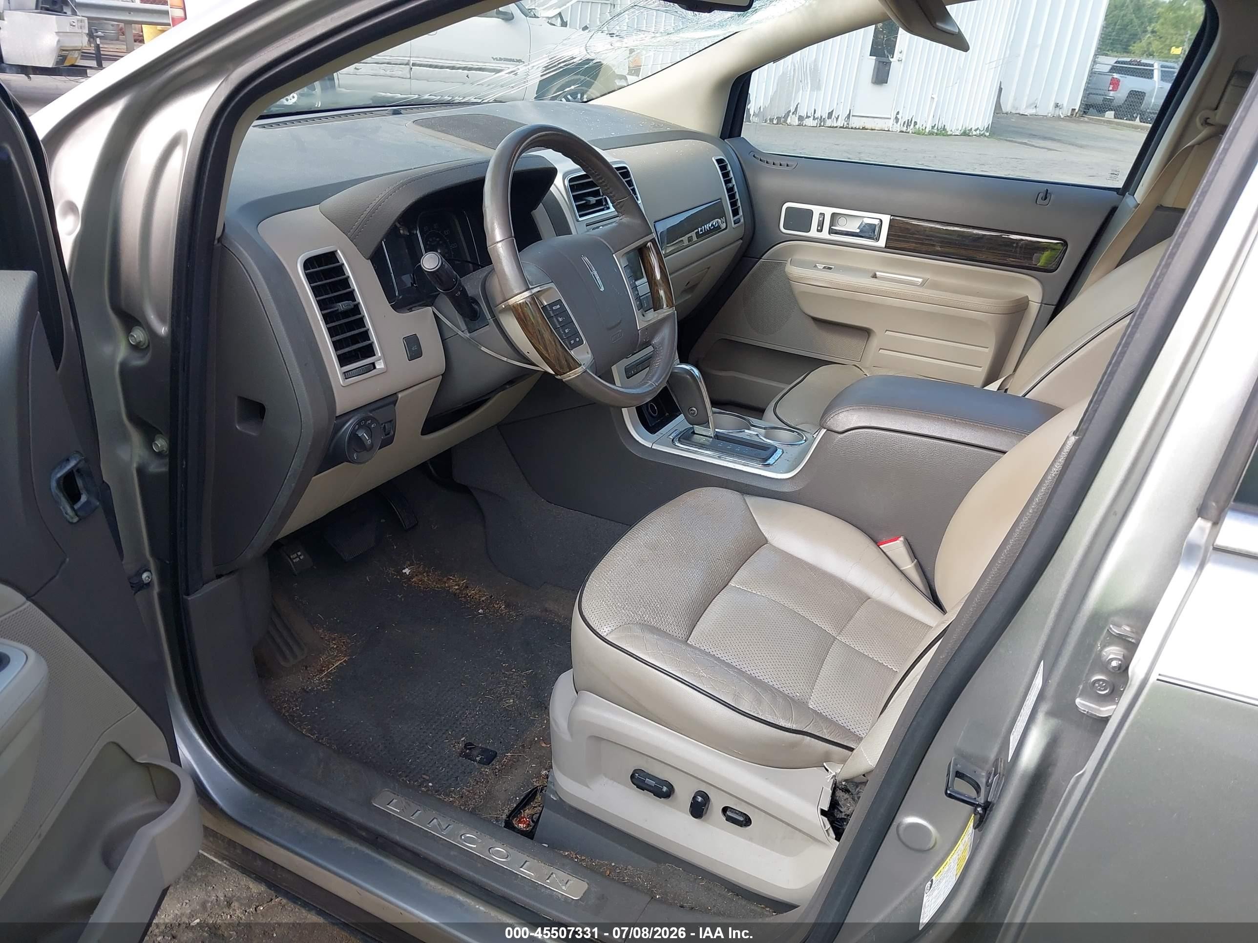 2008 Lincoln Mkx   Gold vin: 2LMDU68C58BJ23830