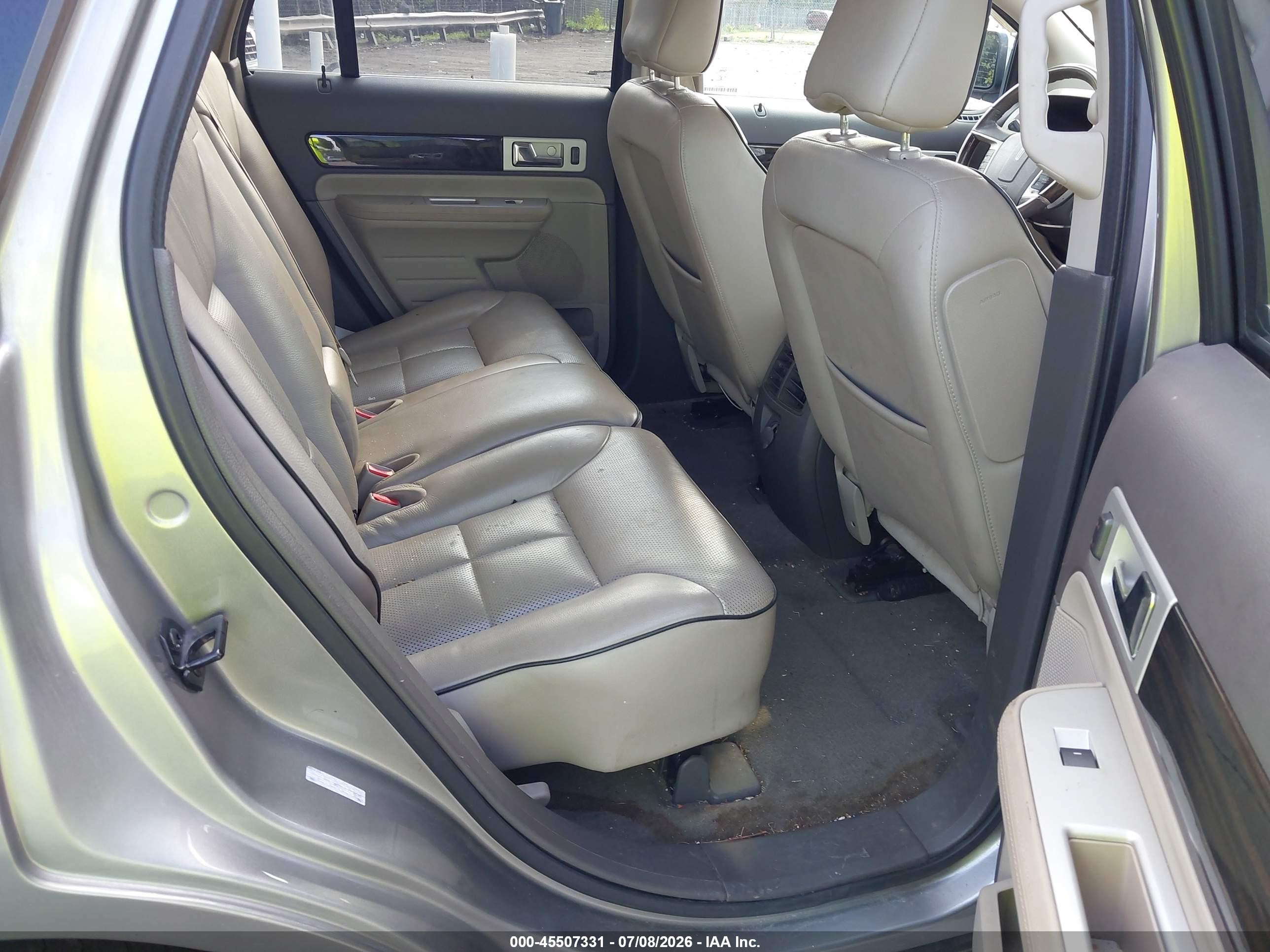 2008 Lincoln Mkx   Gold vin: 2LMDU68C58BJ23830