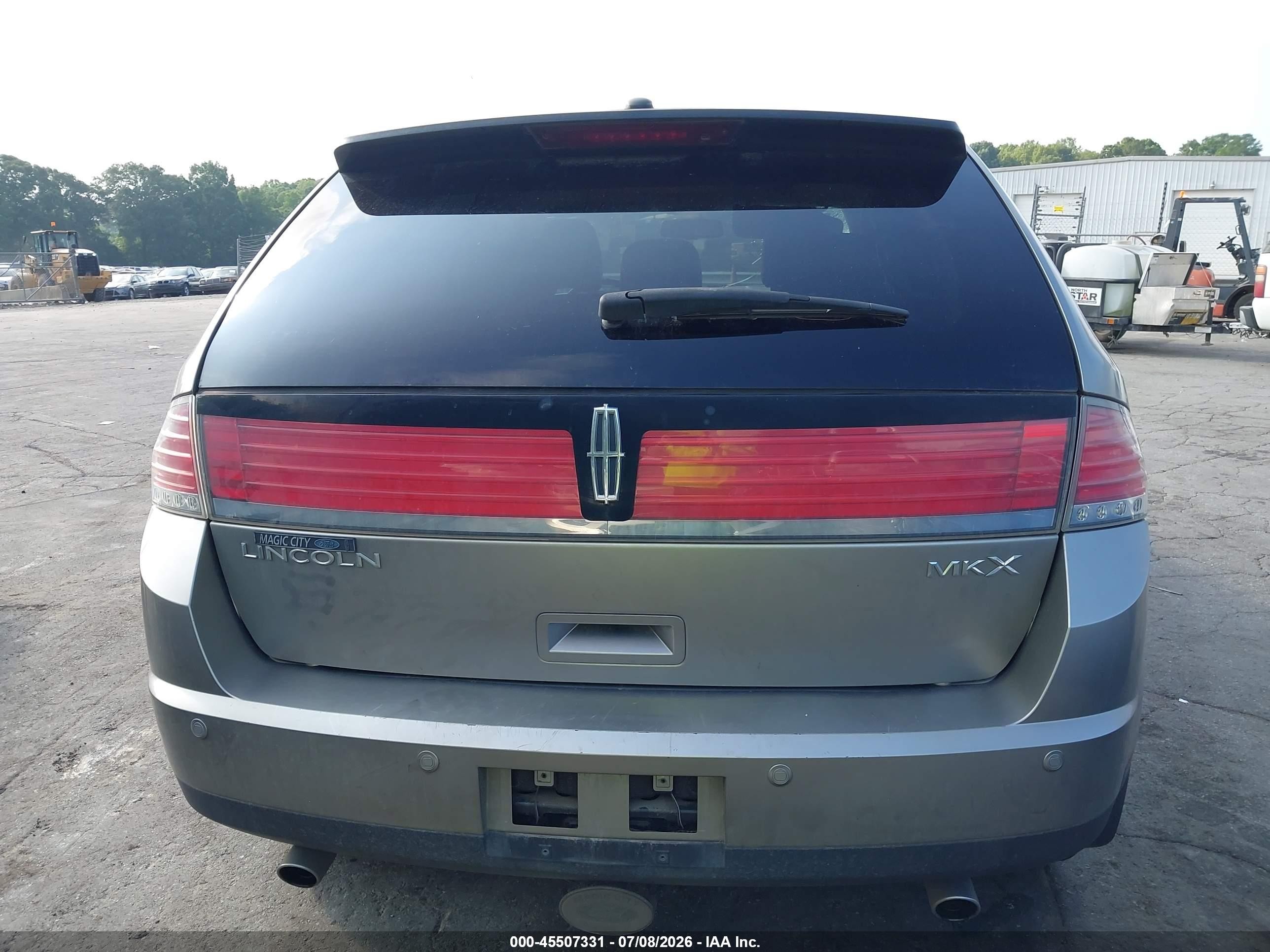 2008 Lincoln Mkx   Gold vin: 2LMDU68C58BJ23830