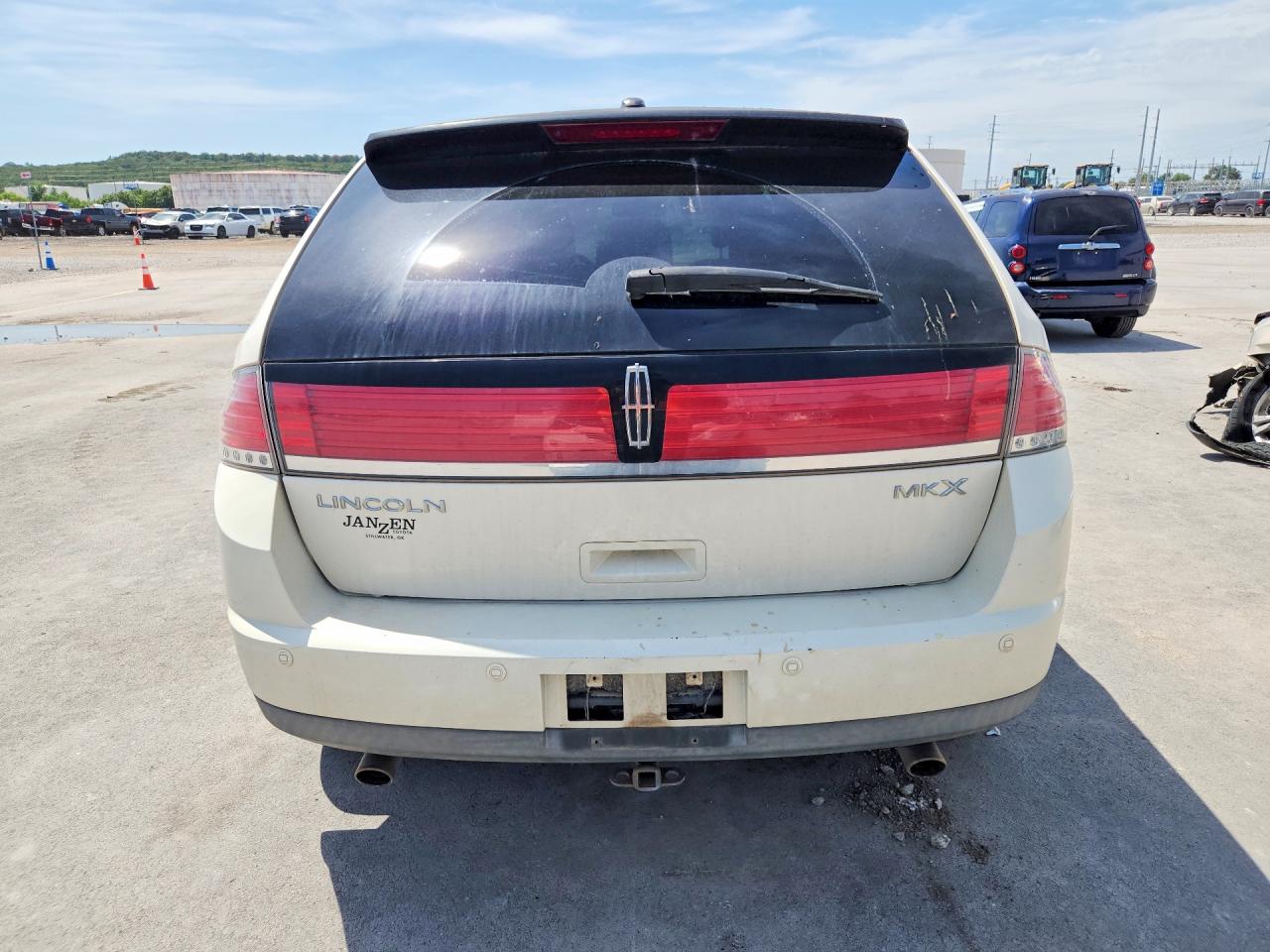 2007 Lincoln Mkx Cream vin: 2LMDU68C67BJ26542