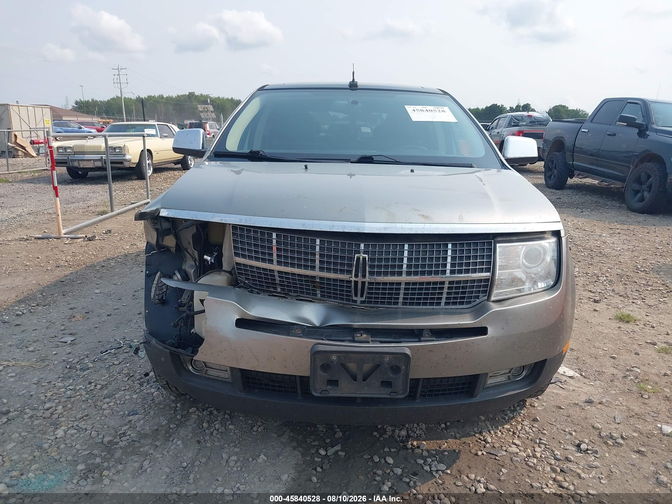 2008 Lincoln Mkx   Silver vin: 2LMDU68C68BJ17521