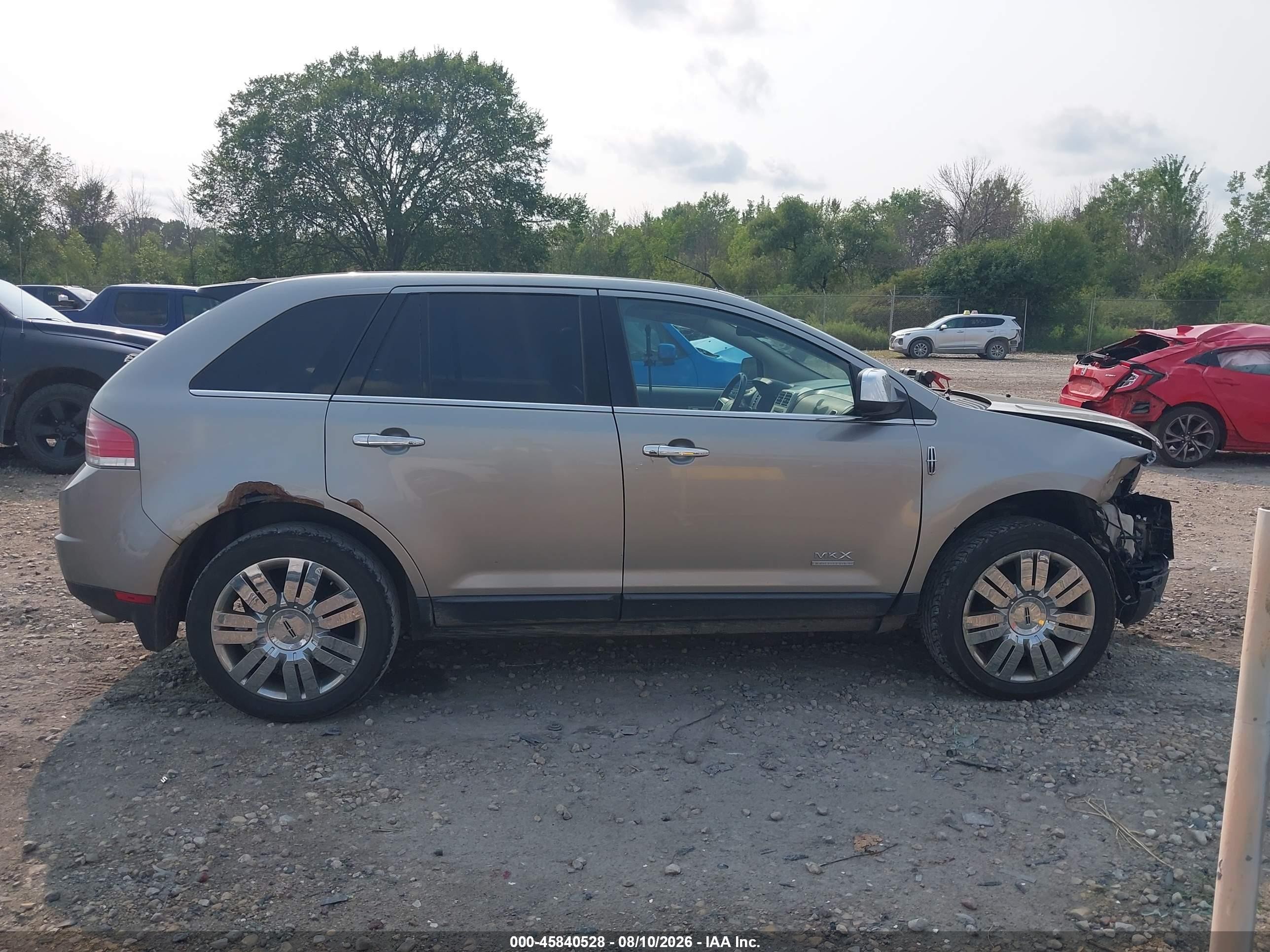 2008 Lincoln Mkx   Silver vin: 2LMDU68C68BJ17521