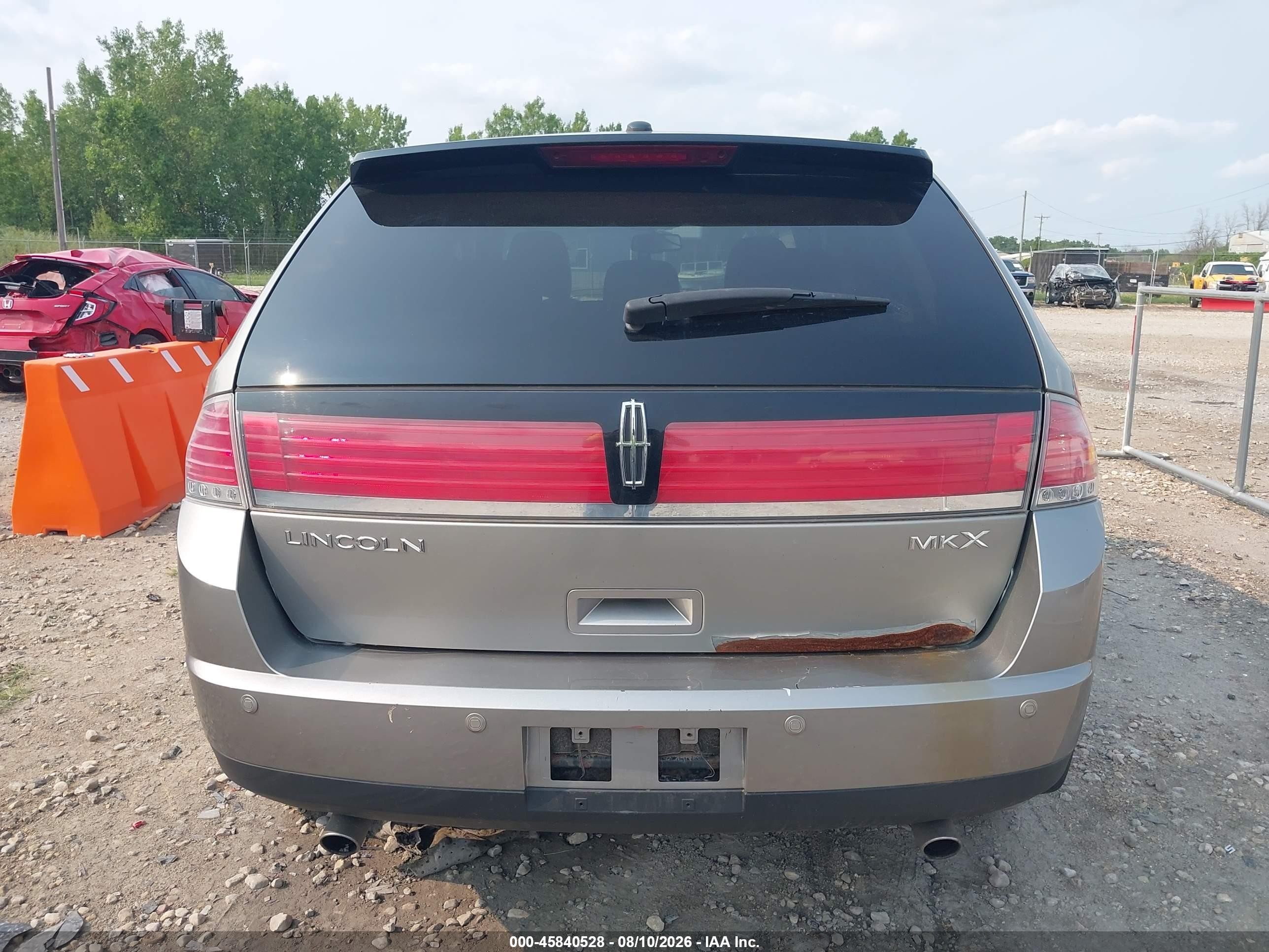 2008 Lincoln Mkx   Silver vin: 2LMDU68C68BJ17521