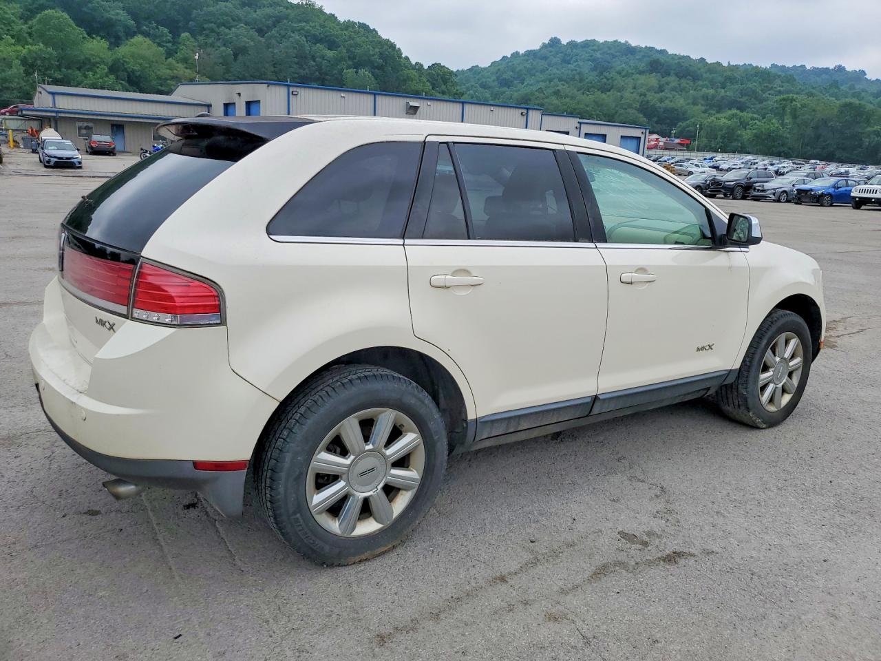 2007 Lincoln Mkx Cream vin: 2LMDU68C77BJ36125